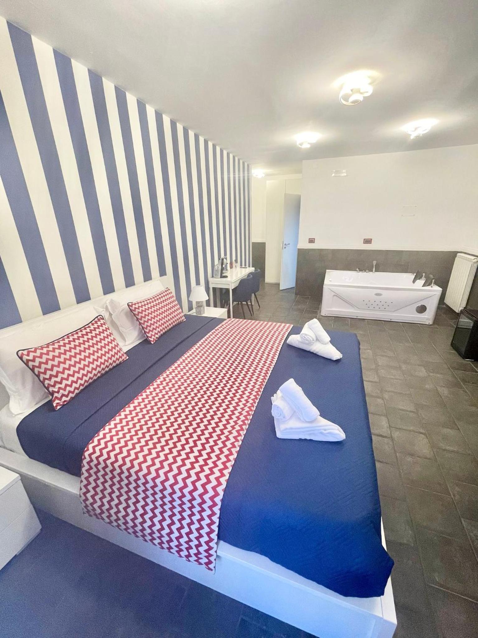 King Room with Spa Bath