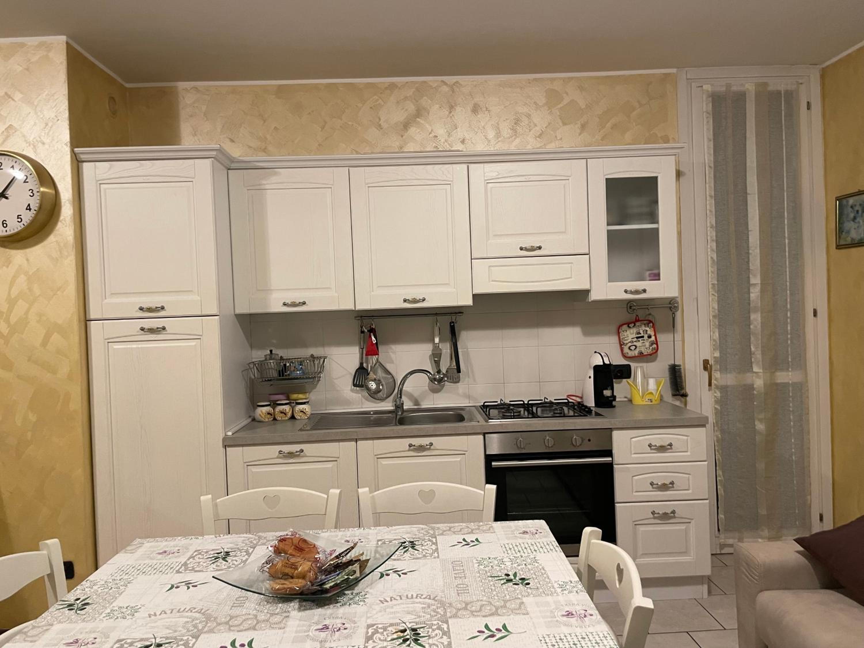 One-Bedroom Apartment photo 2