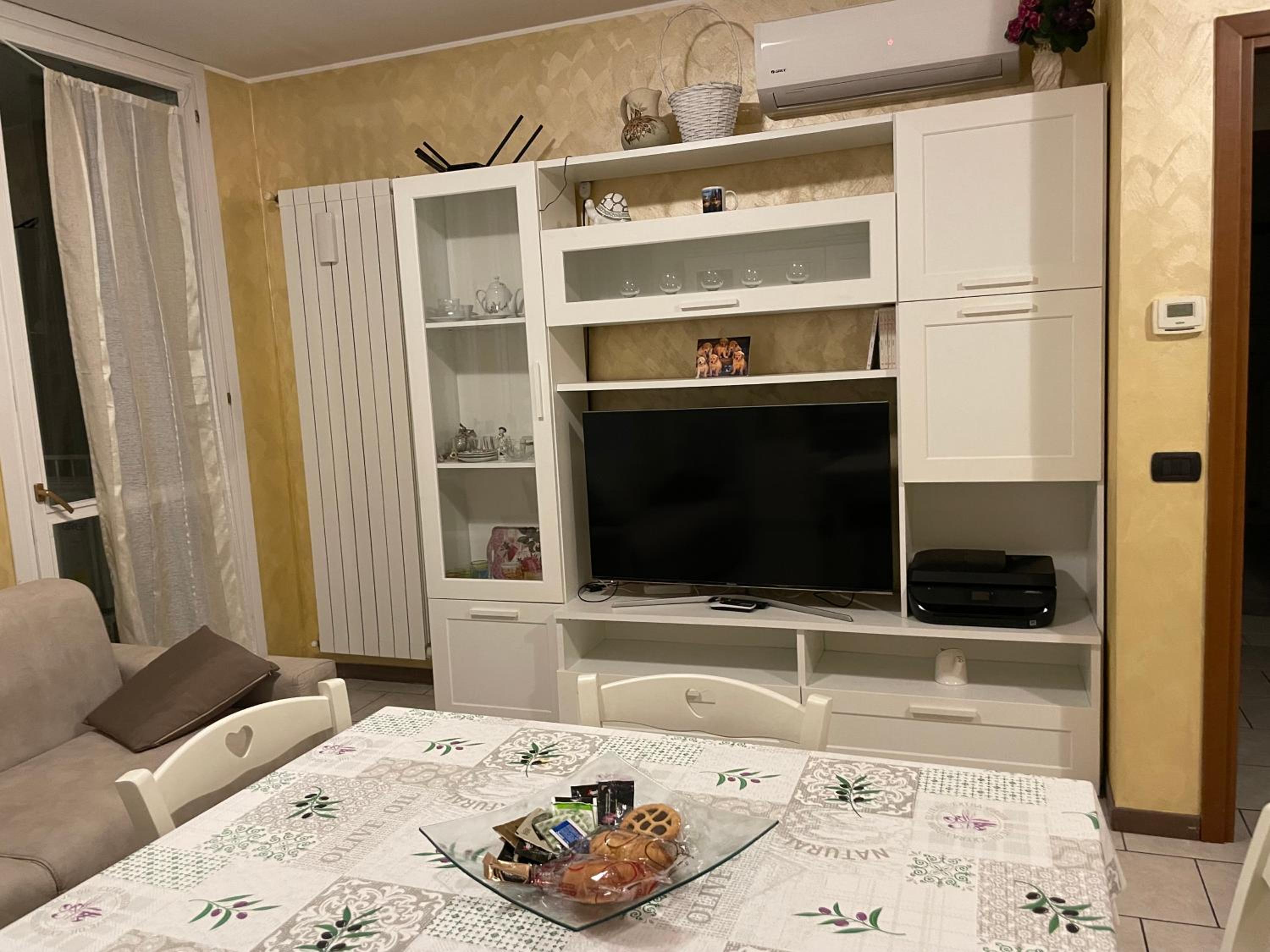 One-Bedroom Apartment photo 3