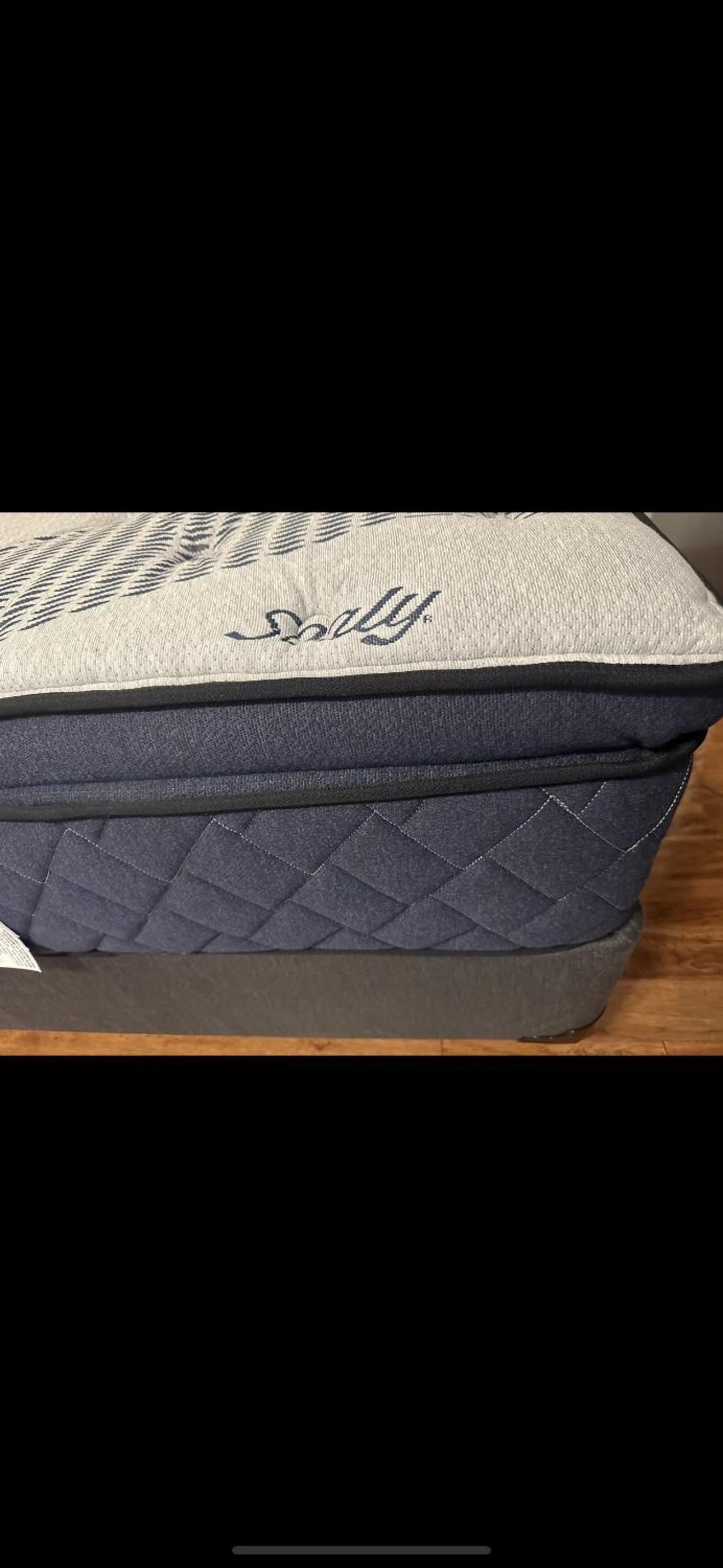 Deluxe Queen Suite