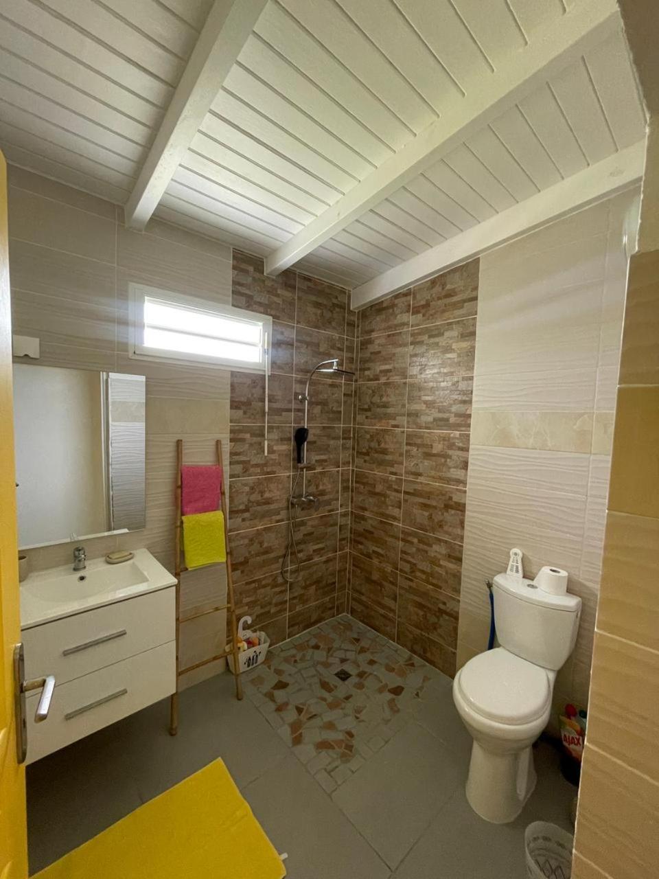 One-Bedroom House - Photo 9