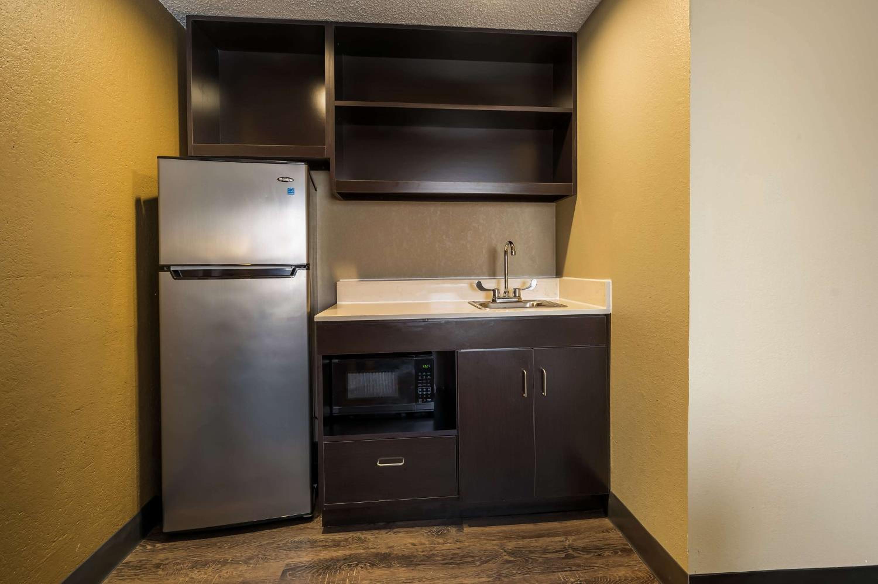 Suite with Two Double Beds and Kitchenette - First Floor/Non-Smoking - Photo 2