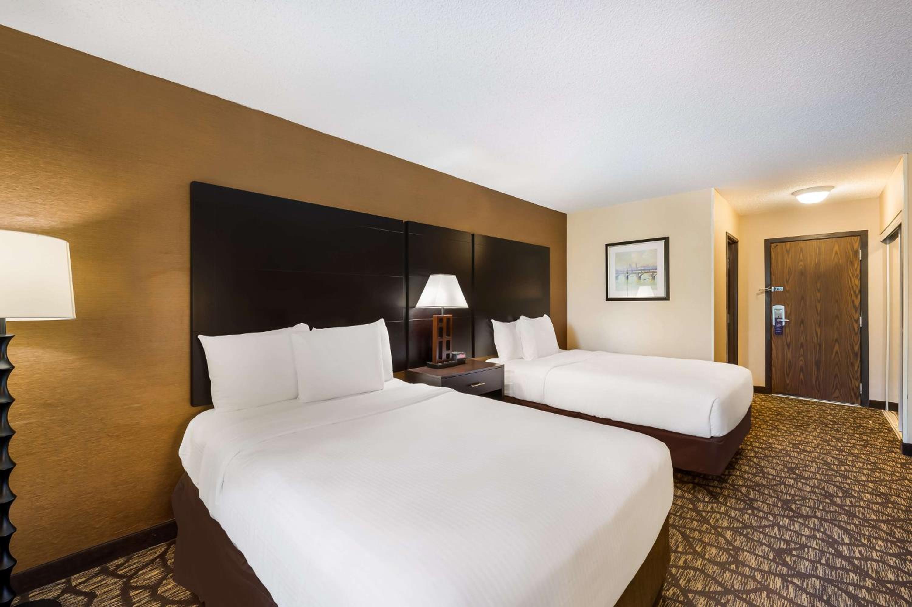 Double Room with Two Double Beds - Non-Smoking - Photo 3