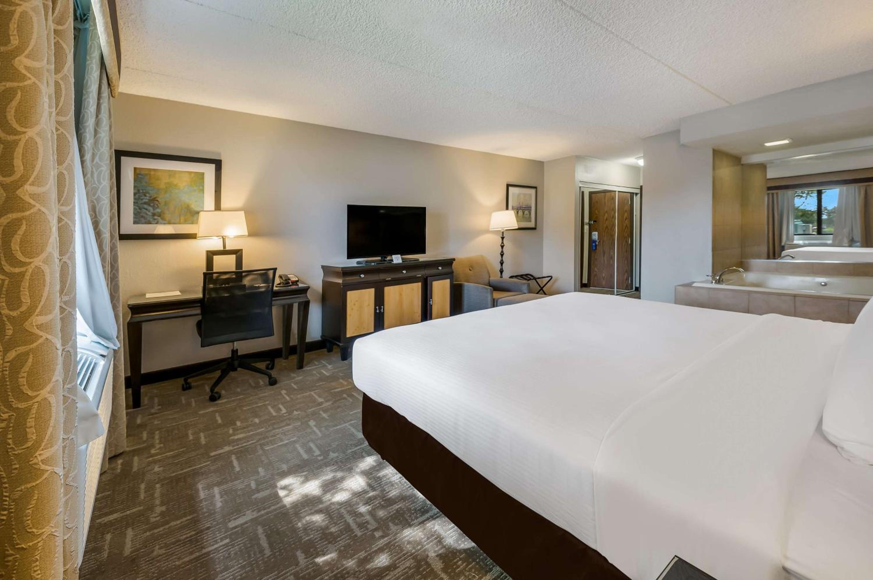 King Suite with Spa Bath - First Floor - Photo 5