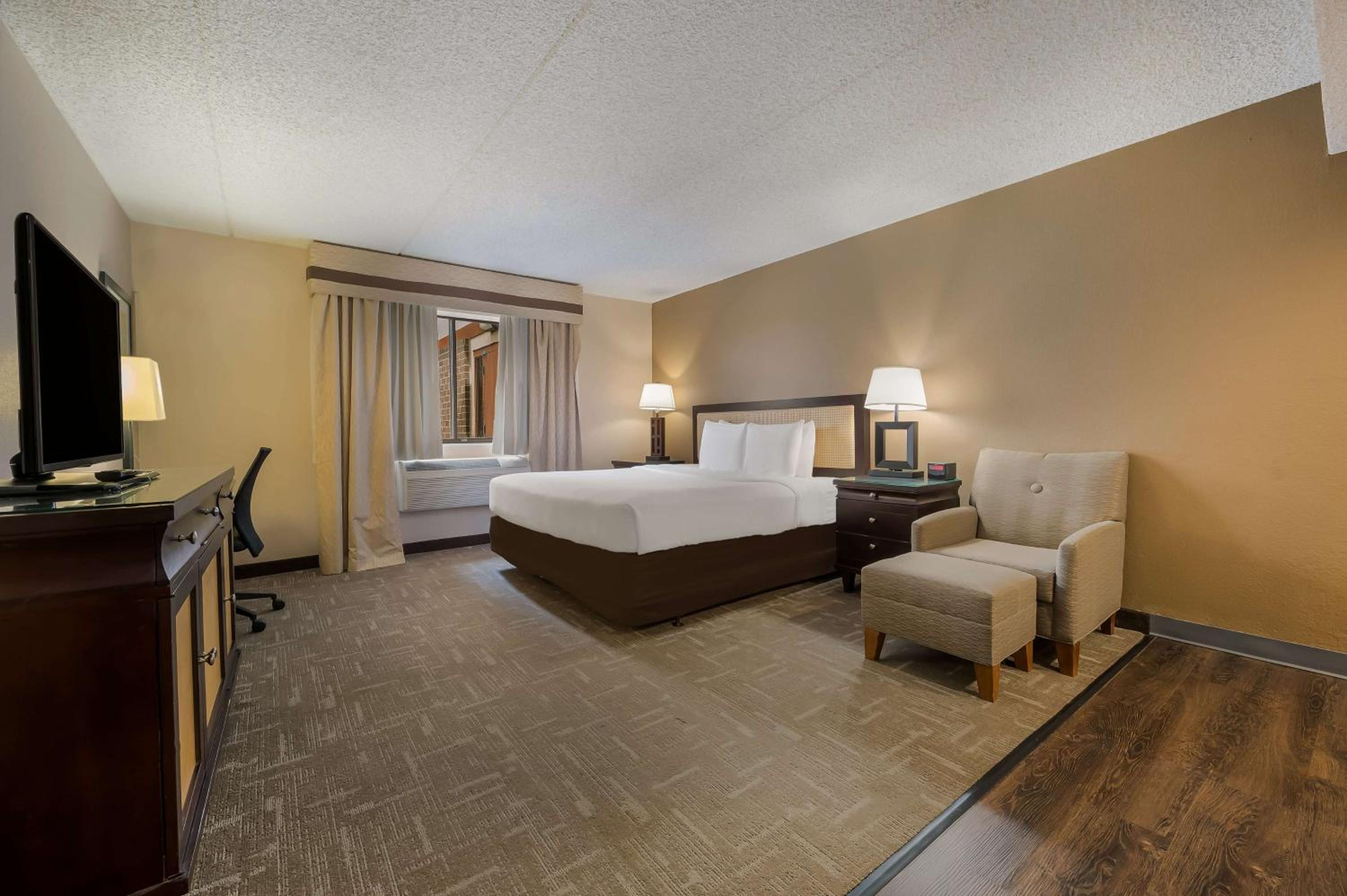 King Suite with Kitchenette - First Floor - Photo 1