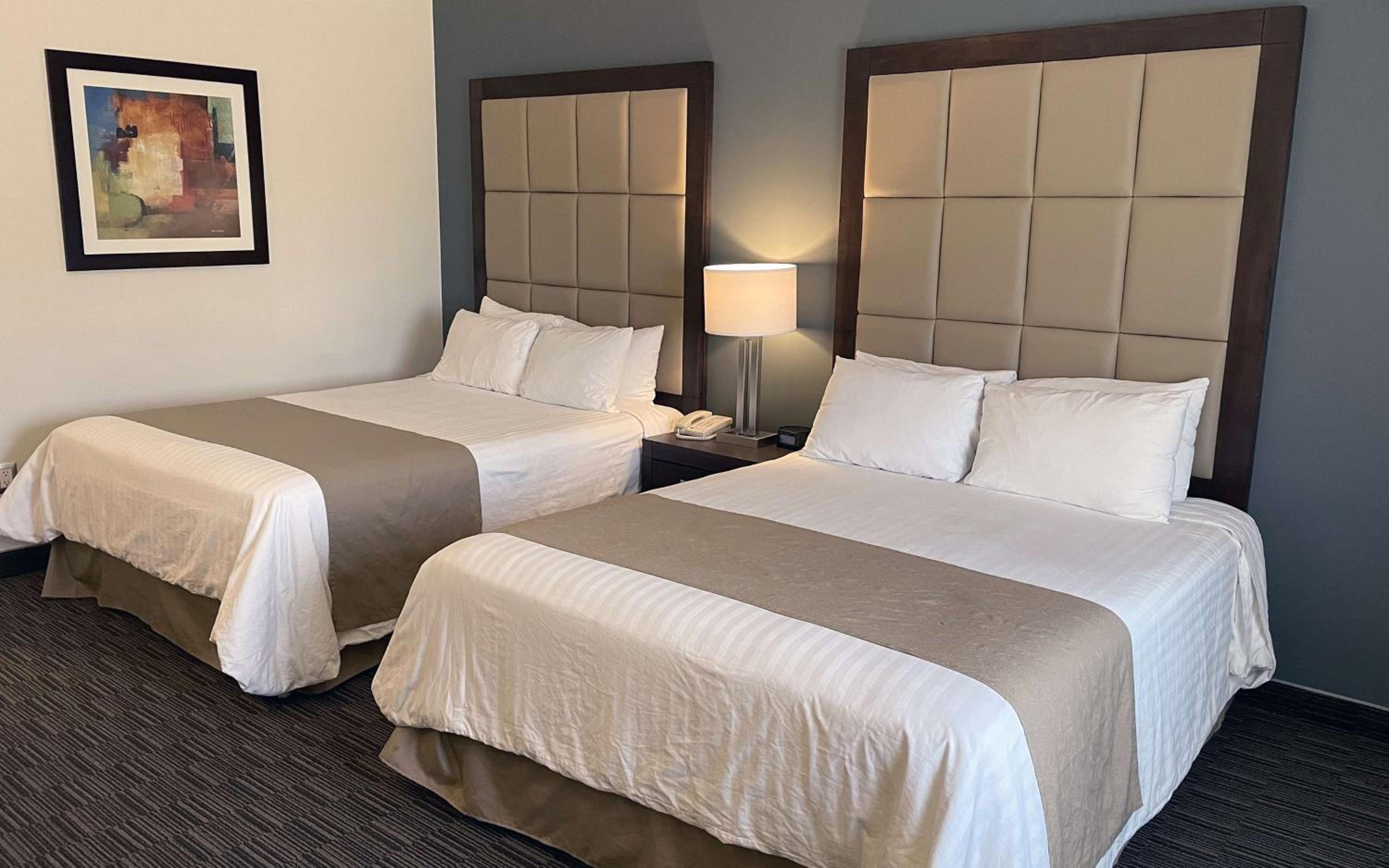 Standard Queen Room with Two Queen Beds photo 1