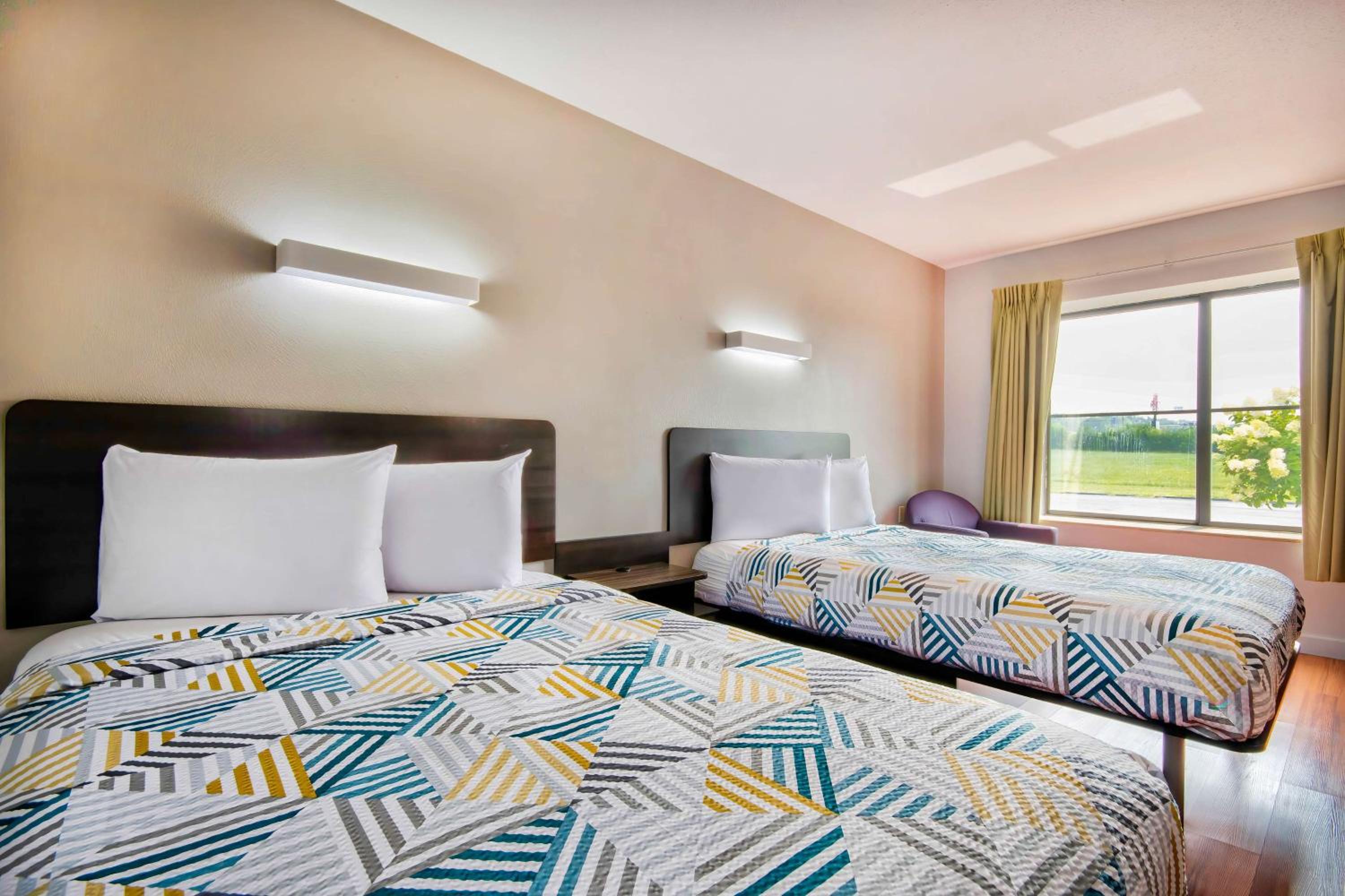 Quadruple Room - Non-Smoking - Photo 10