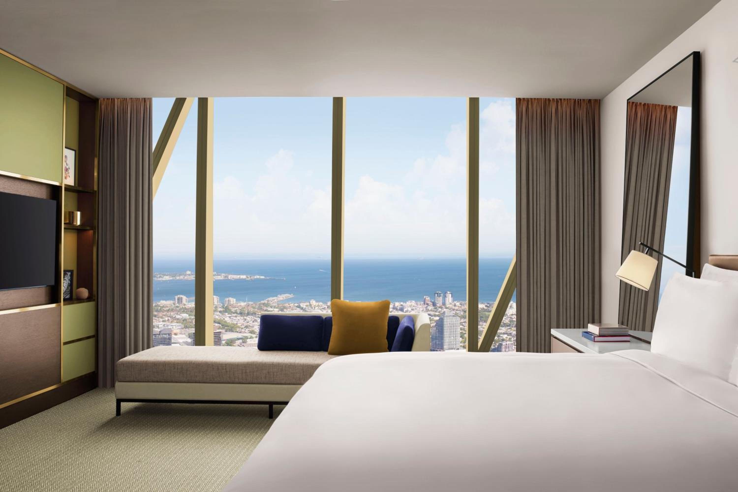 Panoramic, Bay View, 1 King Bed