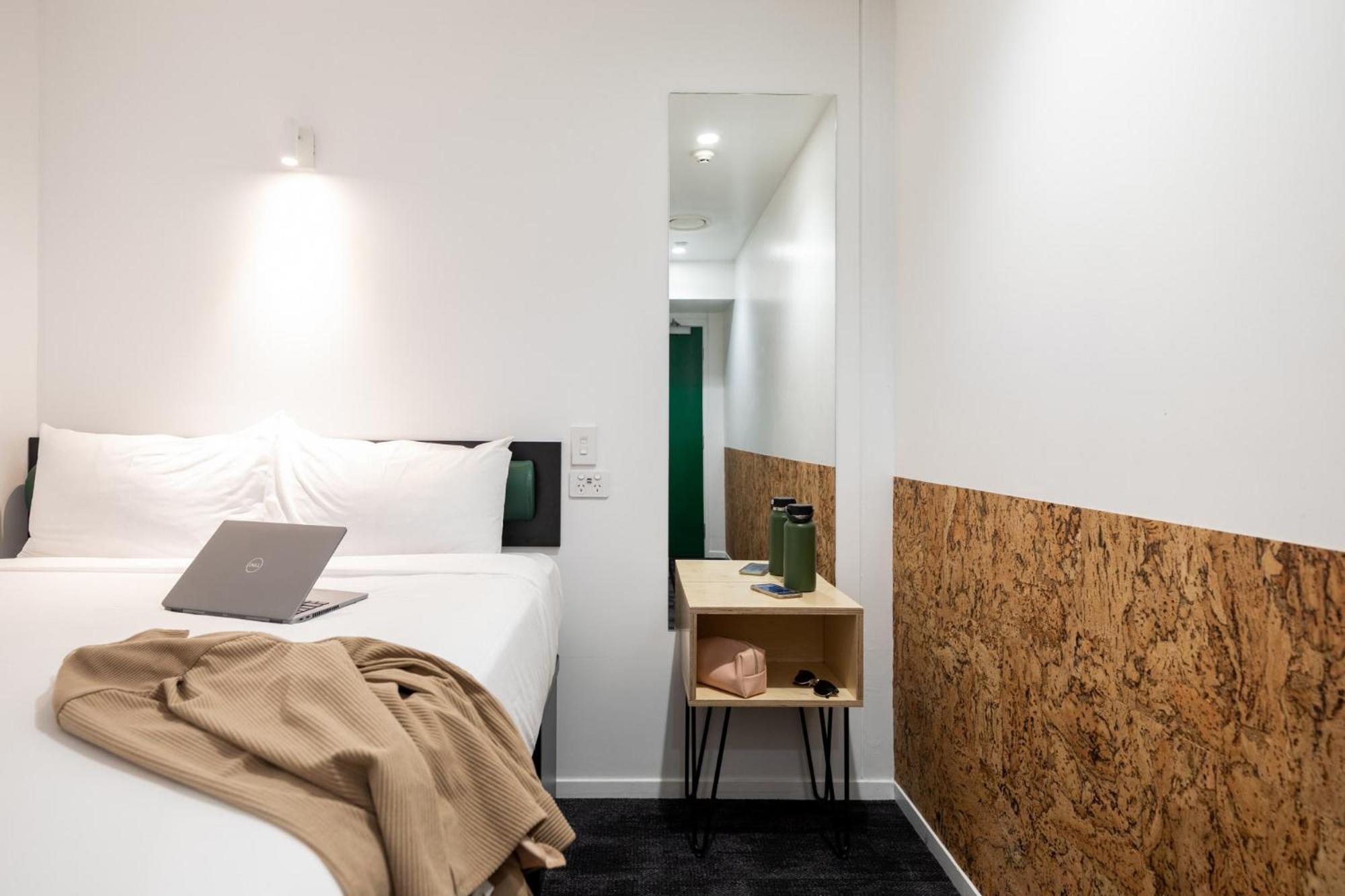 Queen Room with Private Bathroom - Windowless photo 3