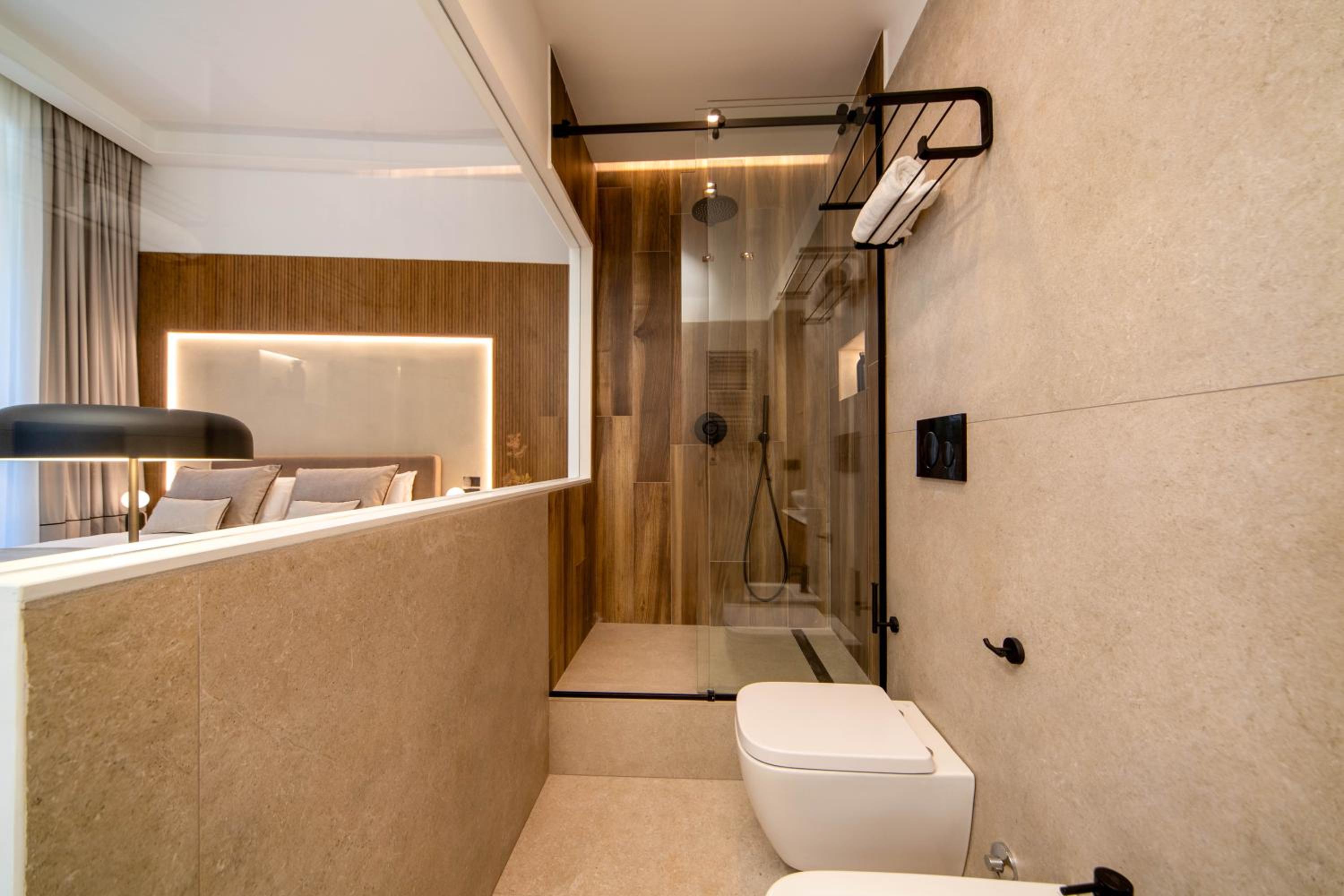 Queen Deluxe Double or Twin Room photo 3