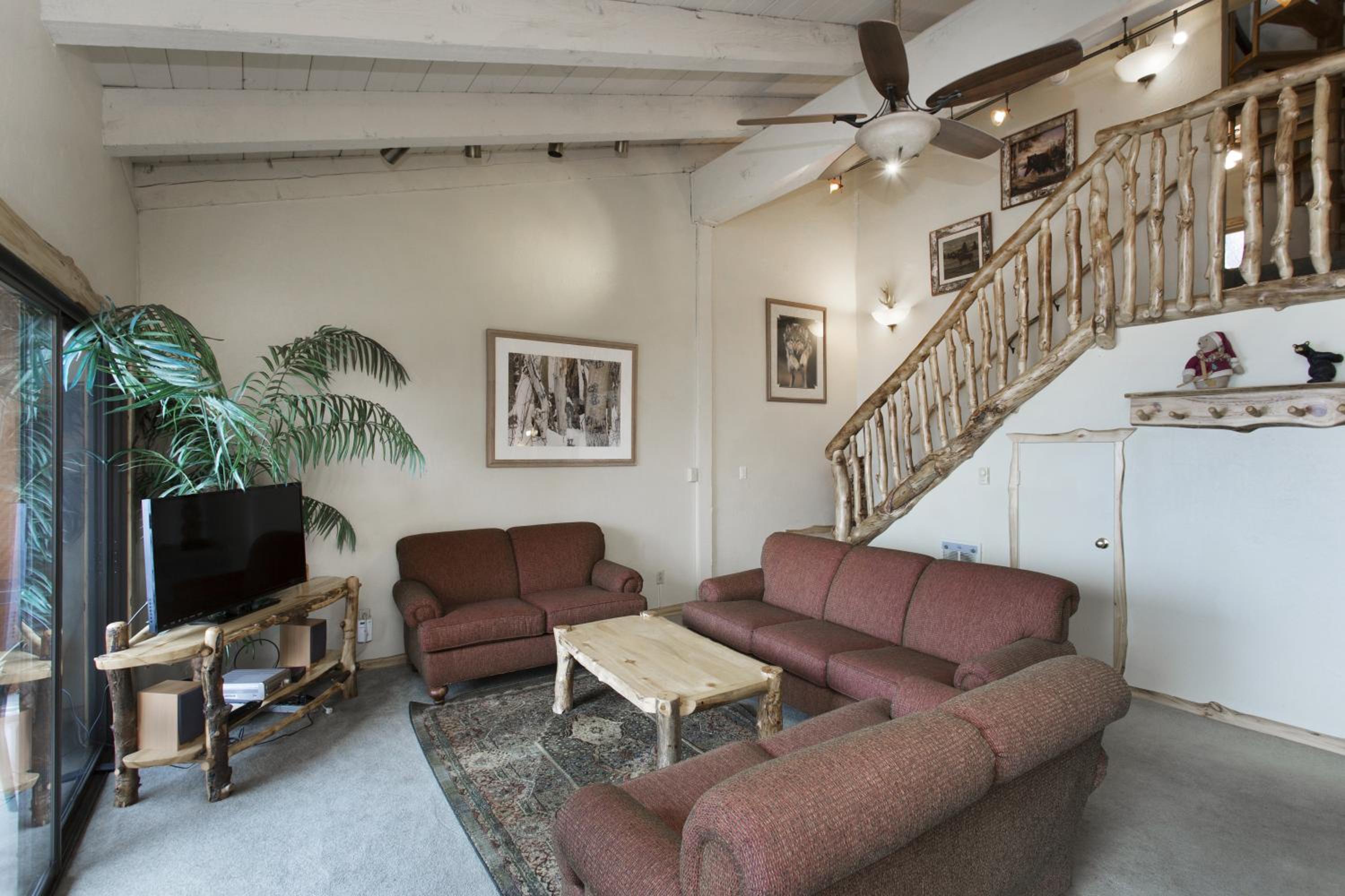 Apartment with Mountain View photo 1