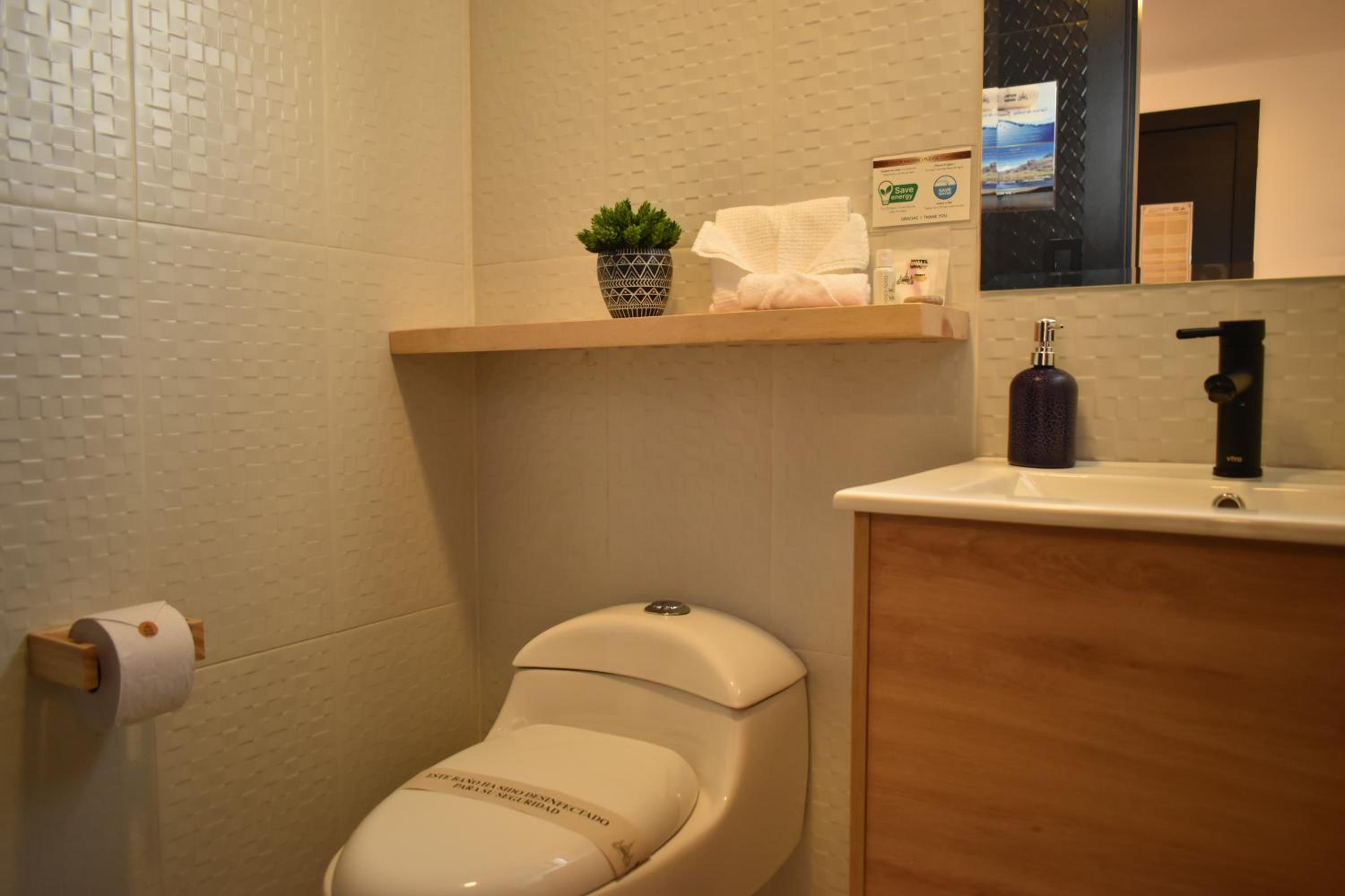 Suite with Spa Bath photo 3