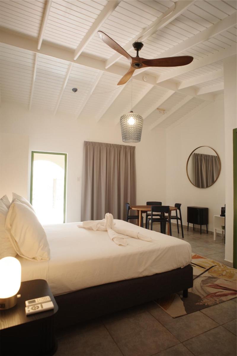 Superior King Suite photo 3