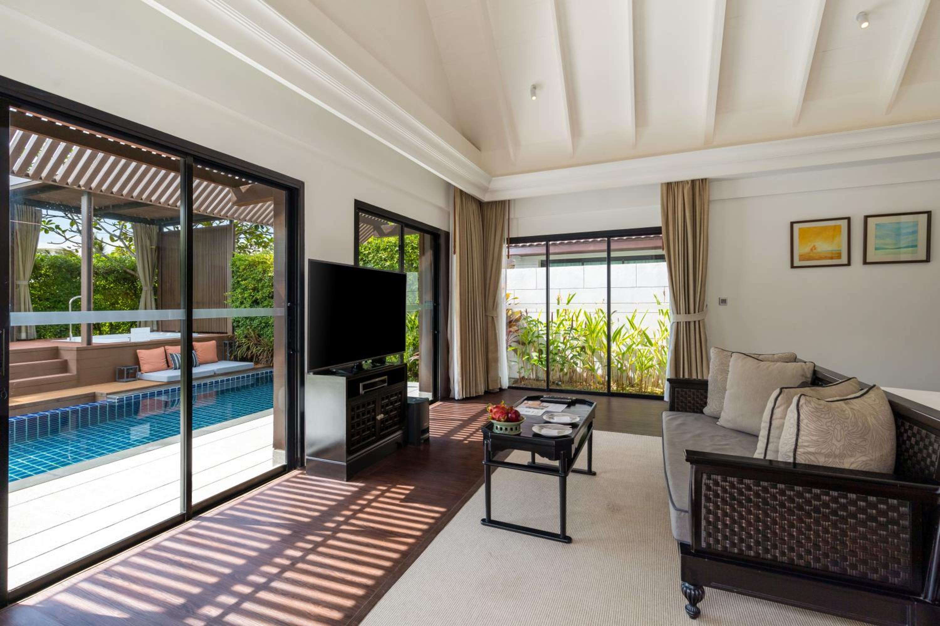 Private Pool Villa with Club Access - Photo 10