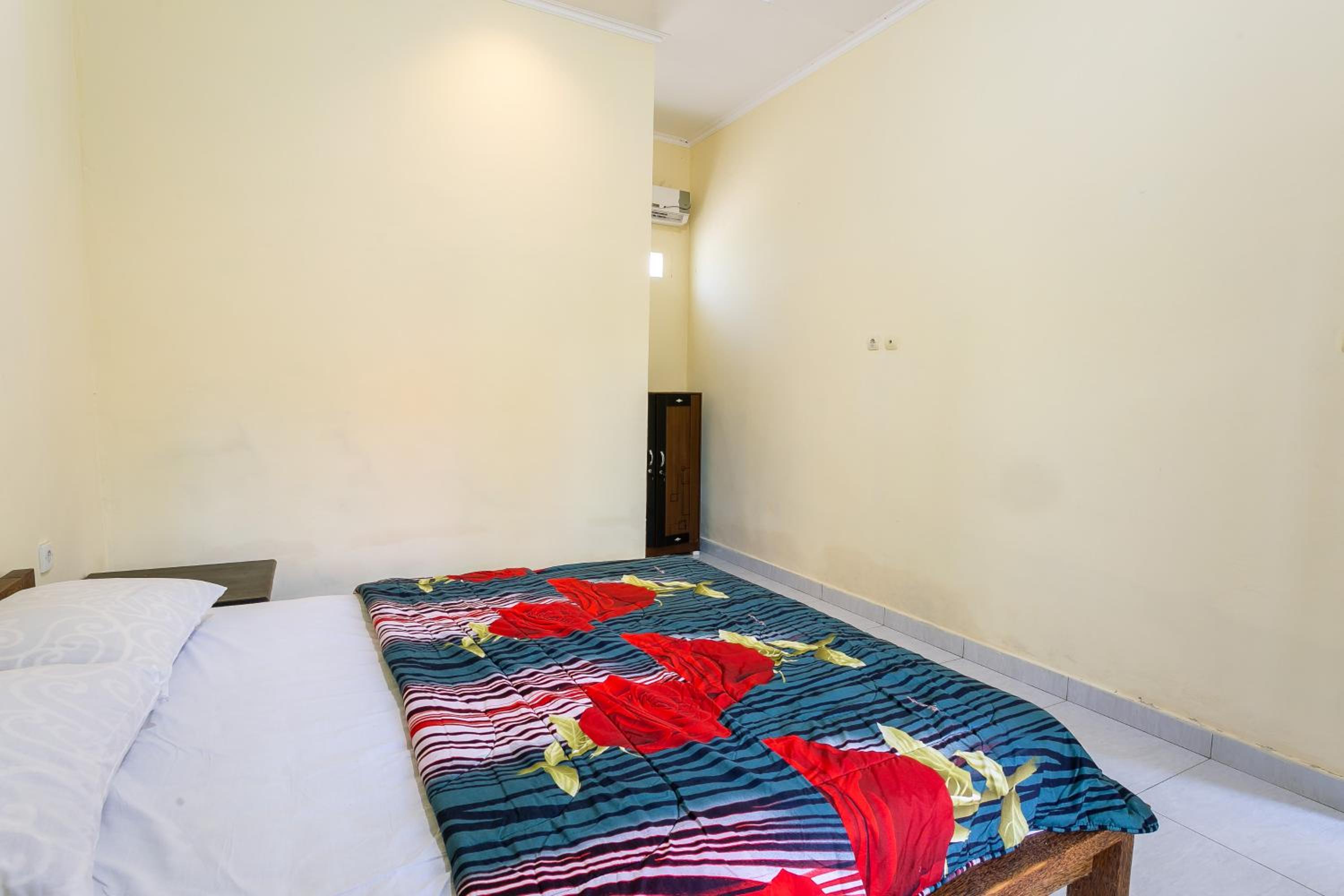 Deluxe Room with Kitchen - Photo 13
