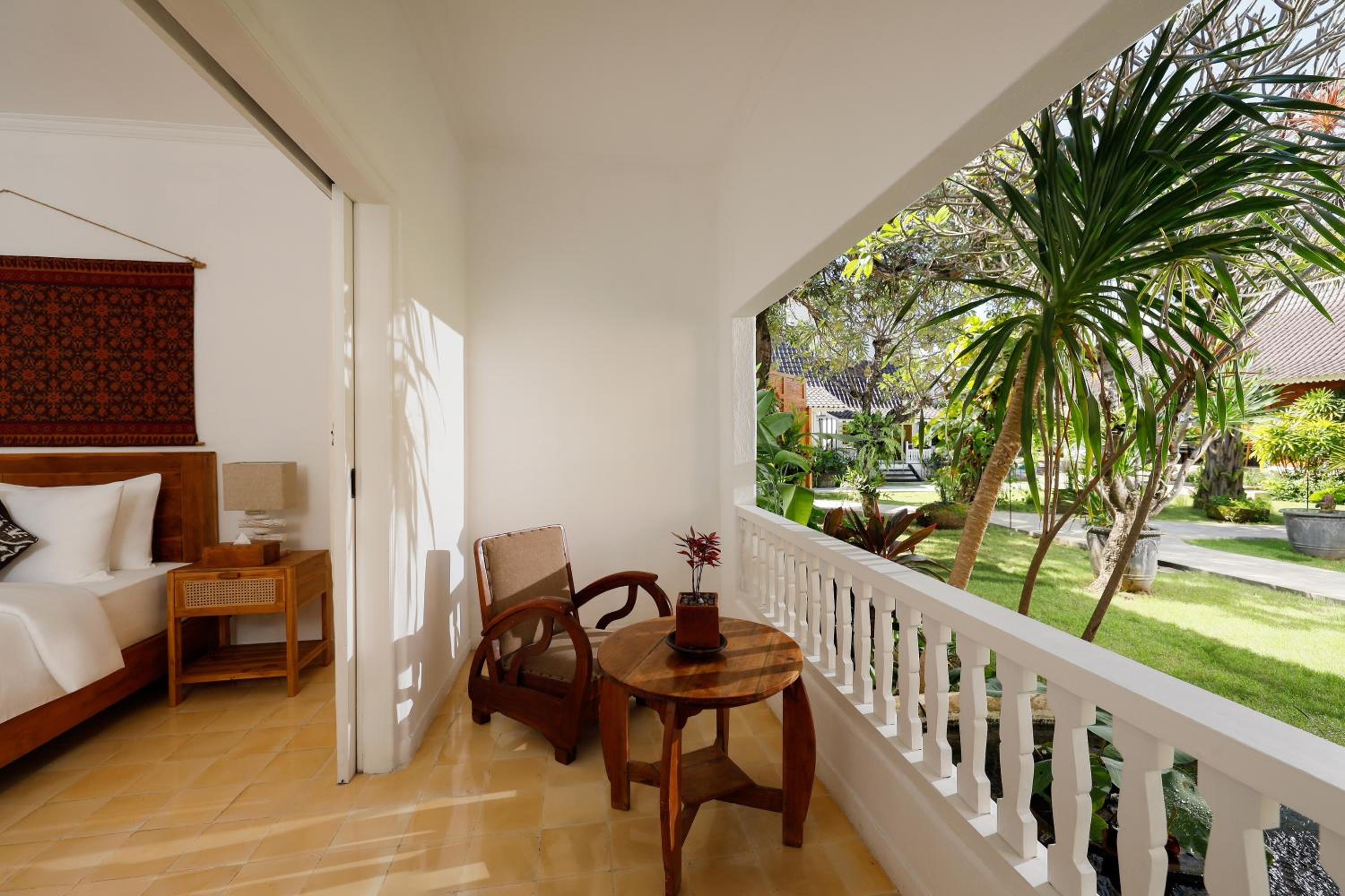 Deluxe Double Room with Balcony - Photo 6