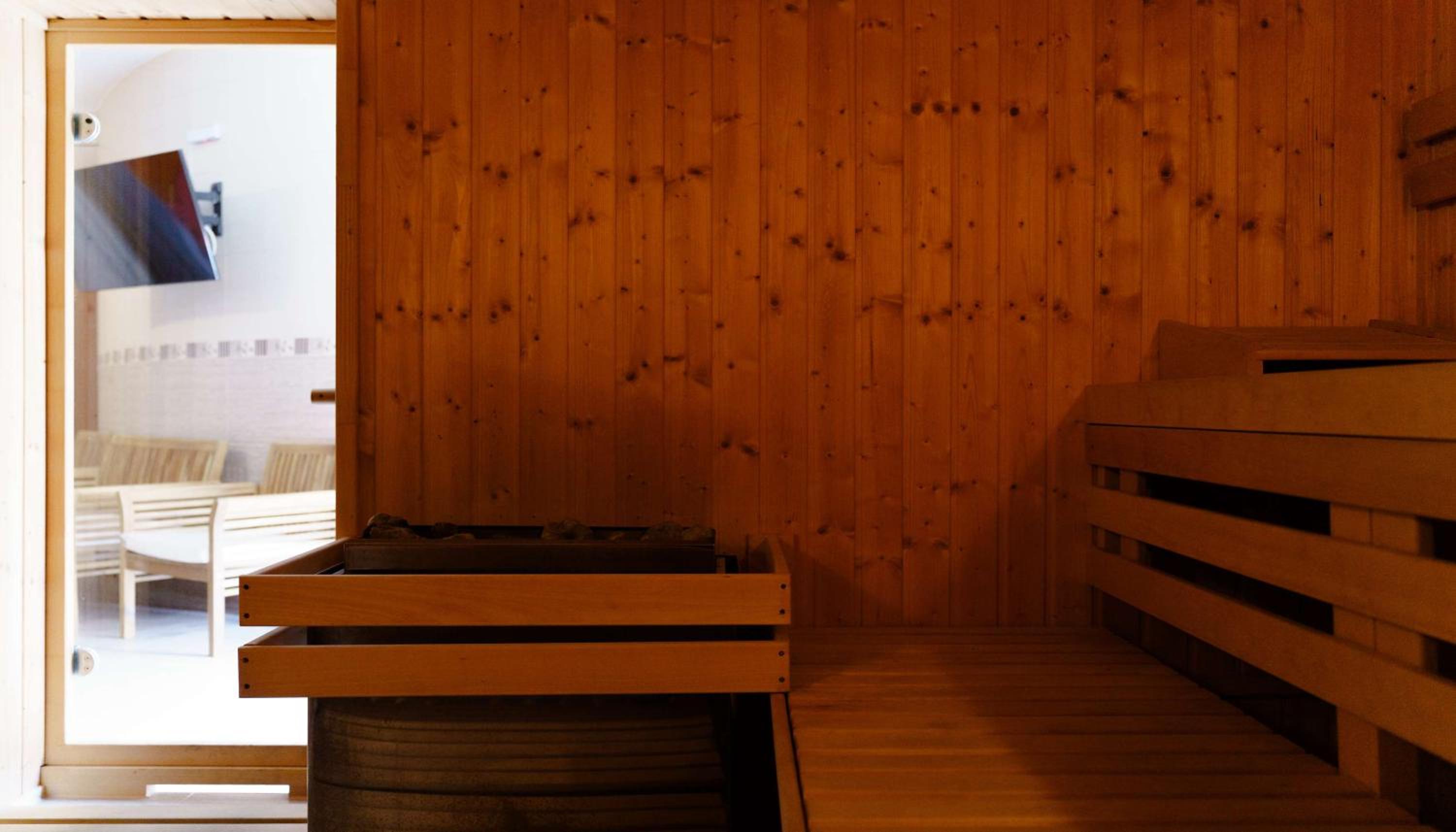 Deluxe King Room photo 2