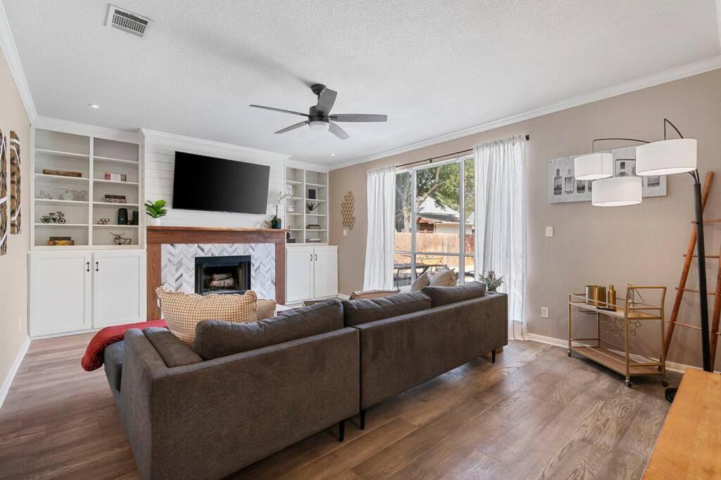 Family Room photo 1
