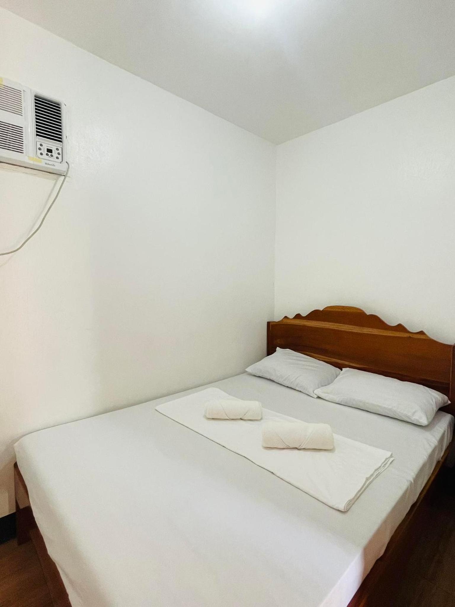 Double Room with Shared Bathroom photo 1