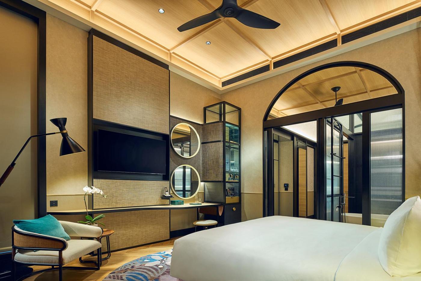 Grand Terrace Grand King Room with One King Bed and Terrace (Non Smoking) thumbnail 5