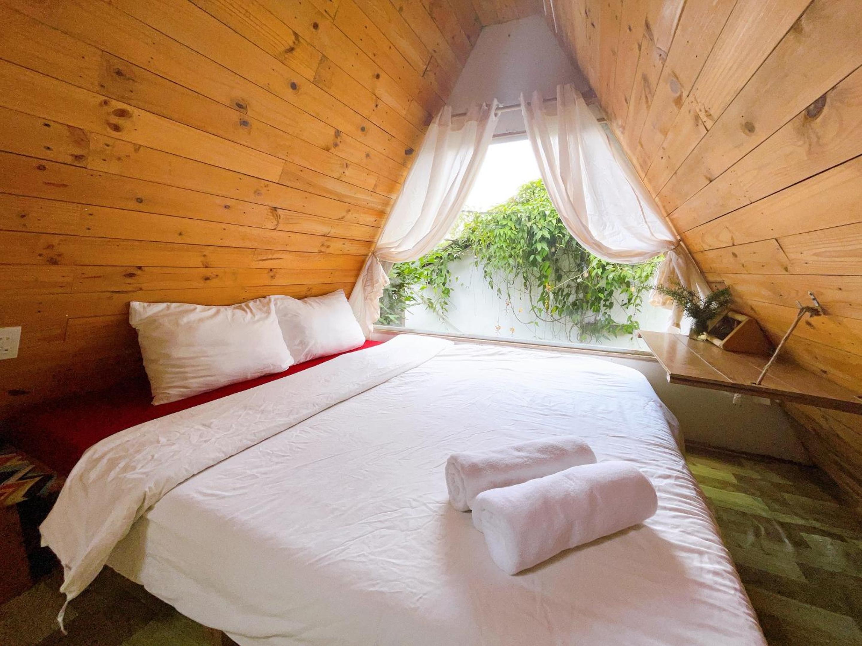 Double Room With Shared Bathroom