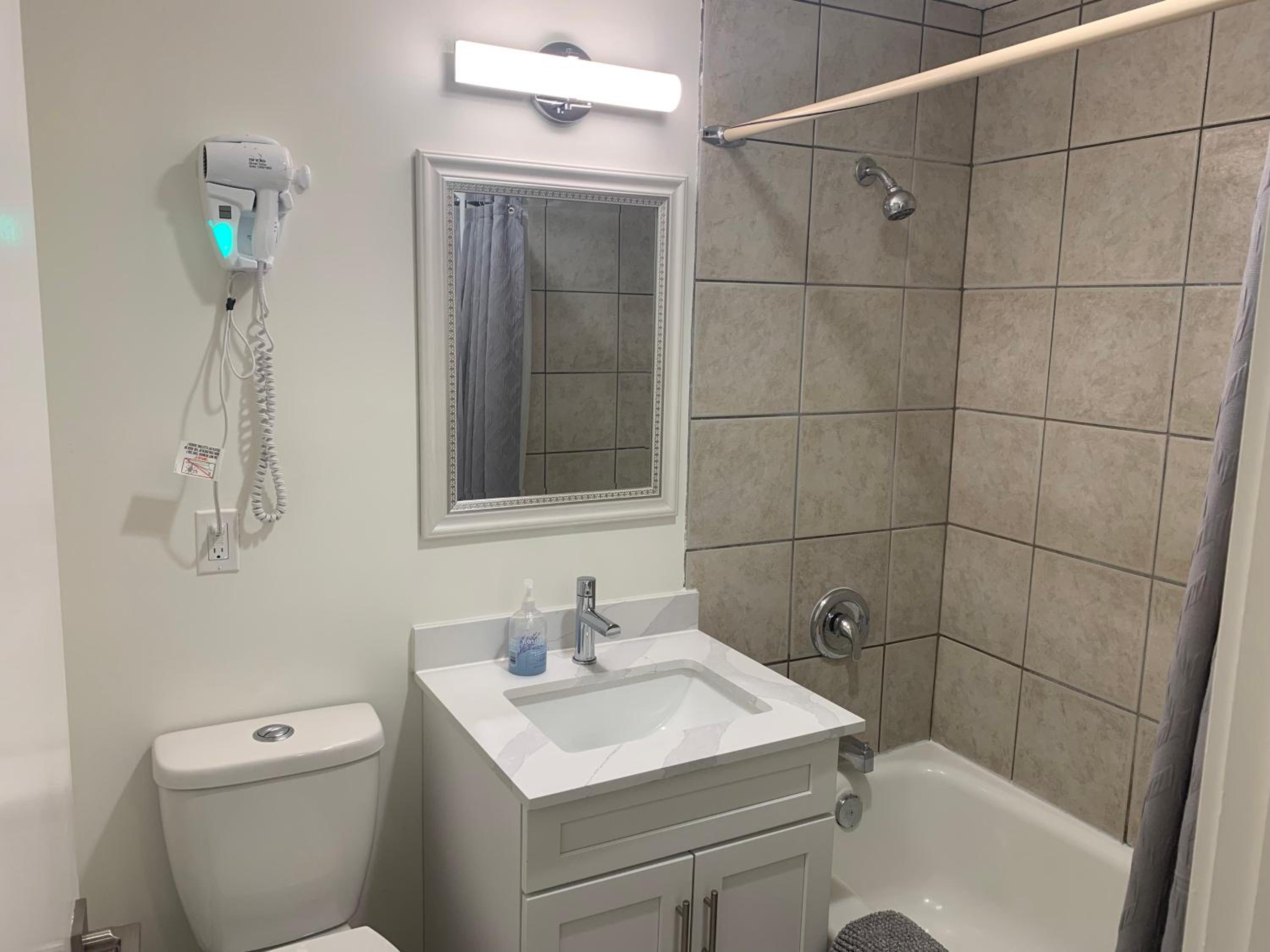 Queen Suite photo 3