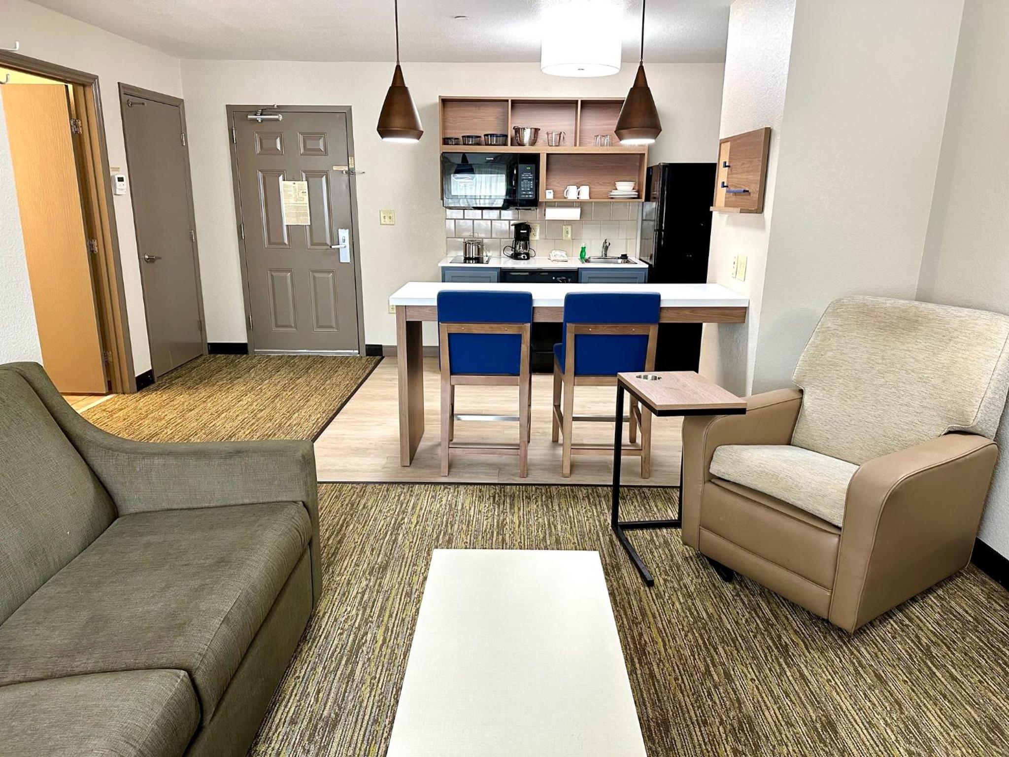 One-Bedroom Suite - Photo 1