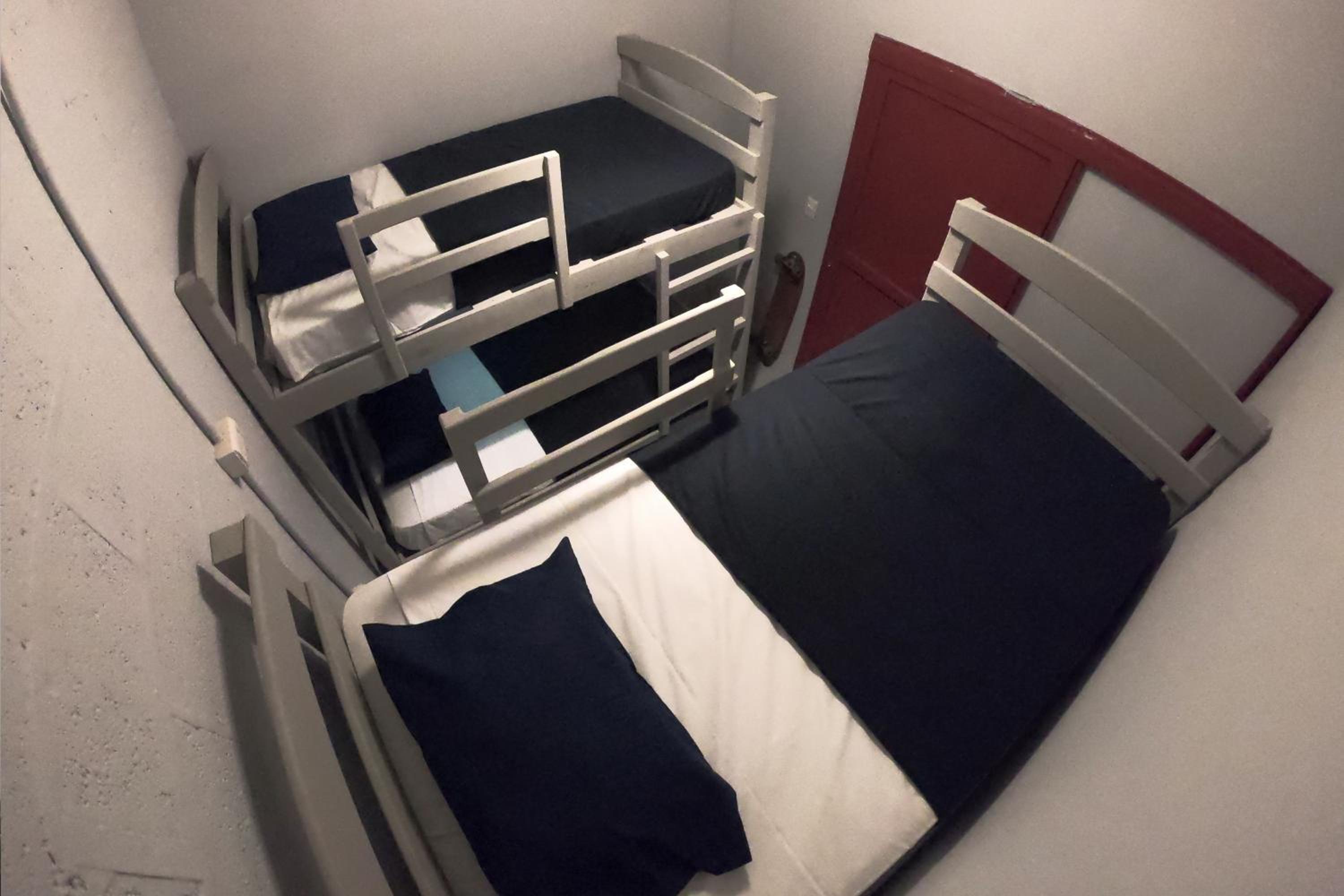 Bed in 4-Bed Mixed Dormitory Room photo 3