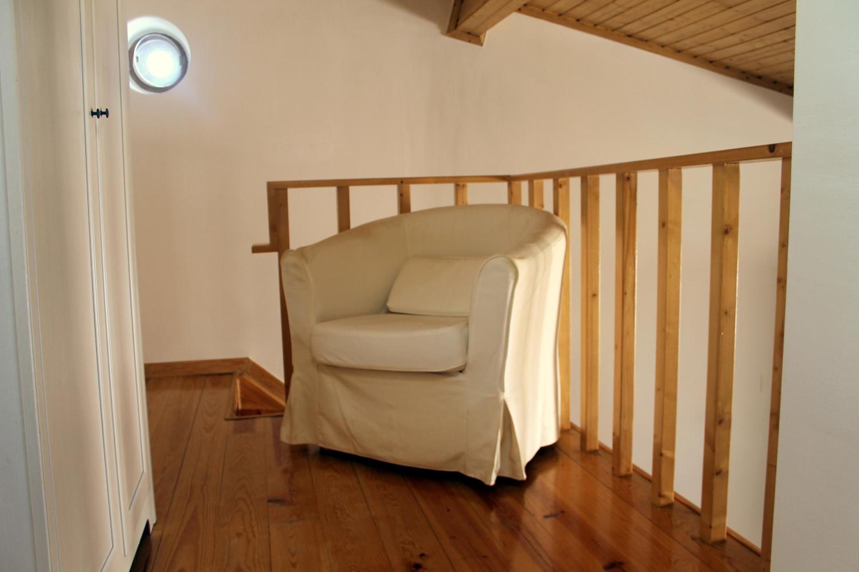 Apartment - Split Level - Photo 4