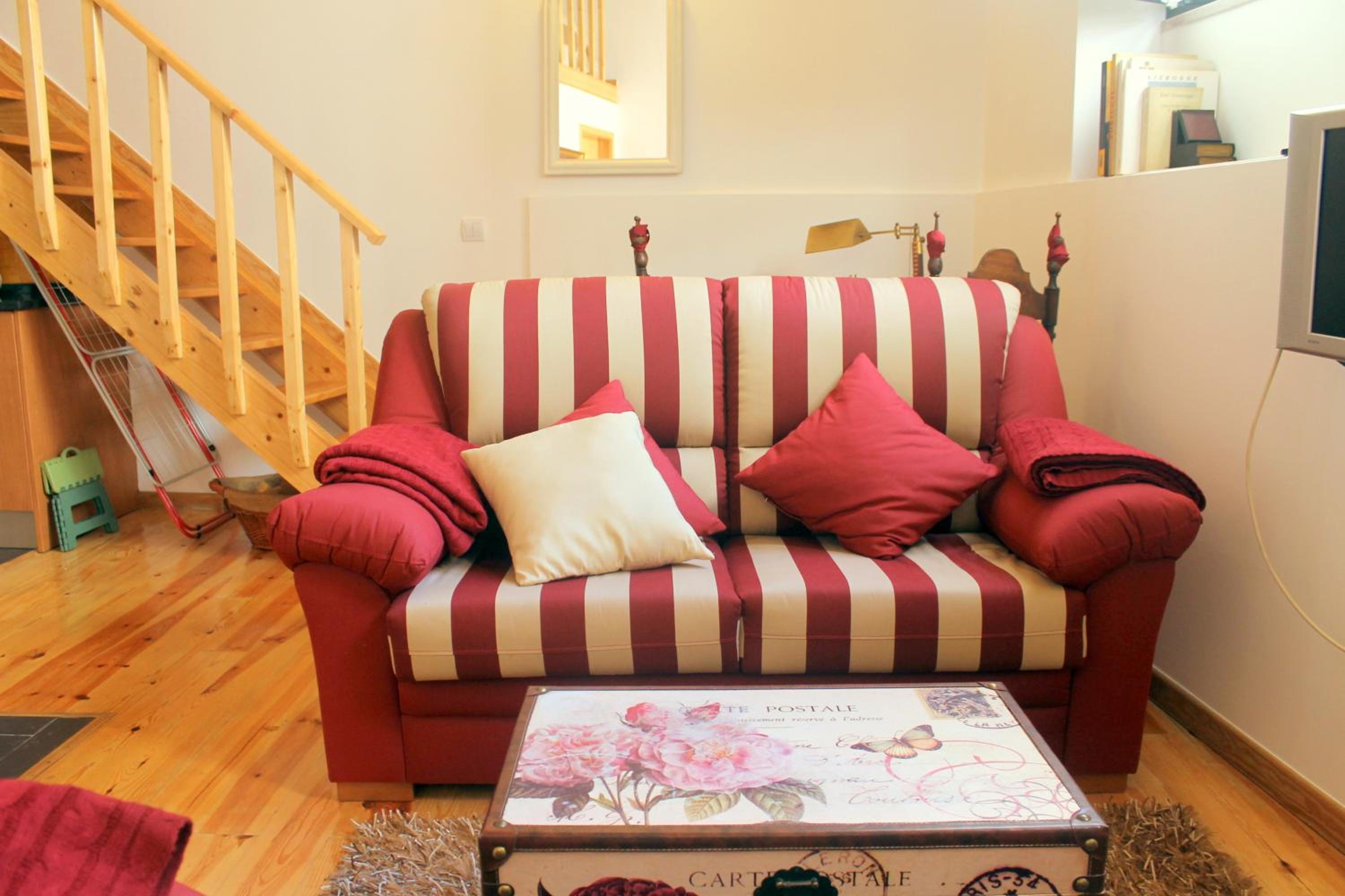 Apartment - Split Level - Photo 9