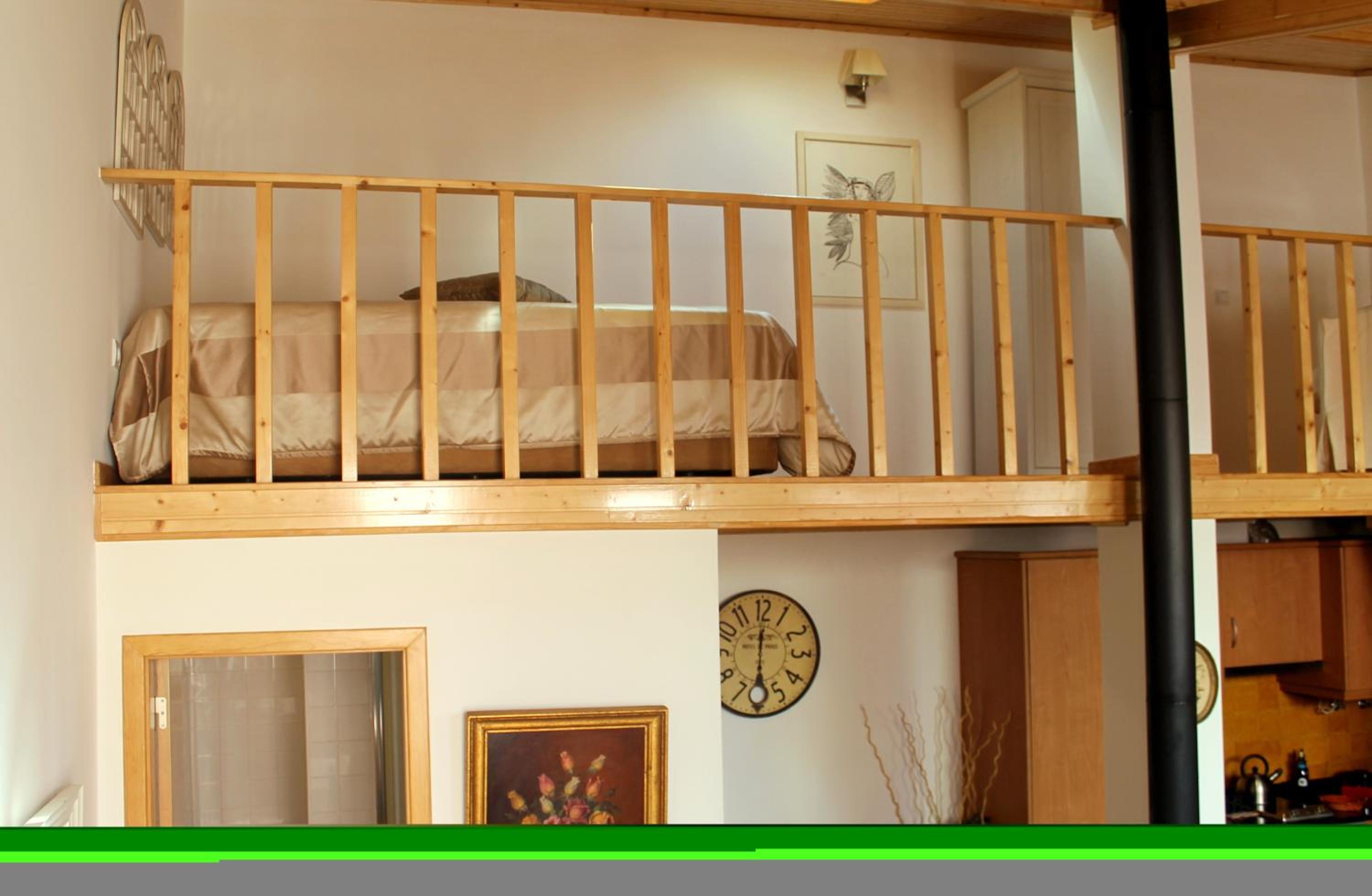 Apartment - Split Level - Photo 15