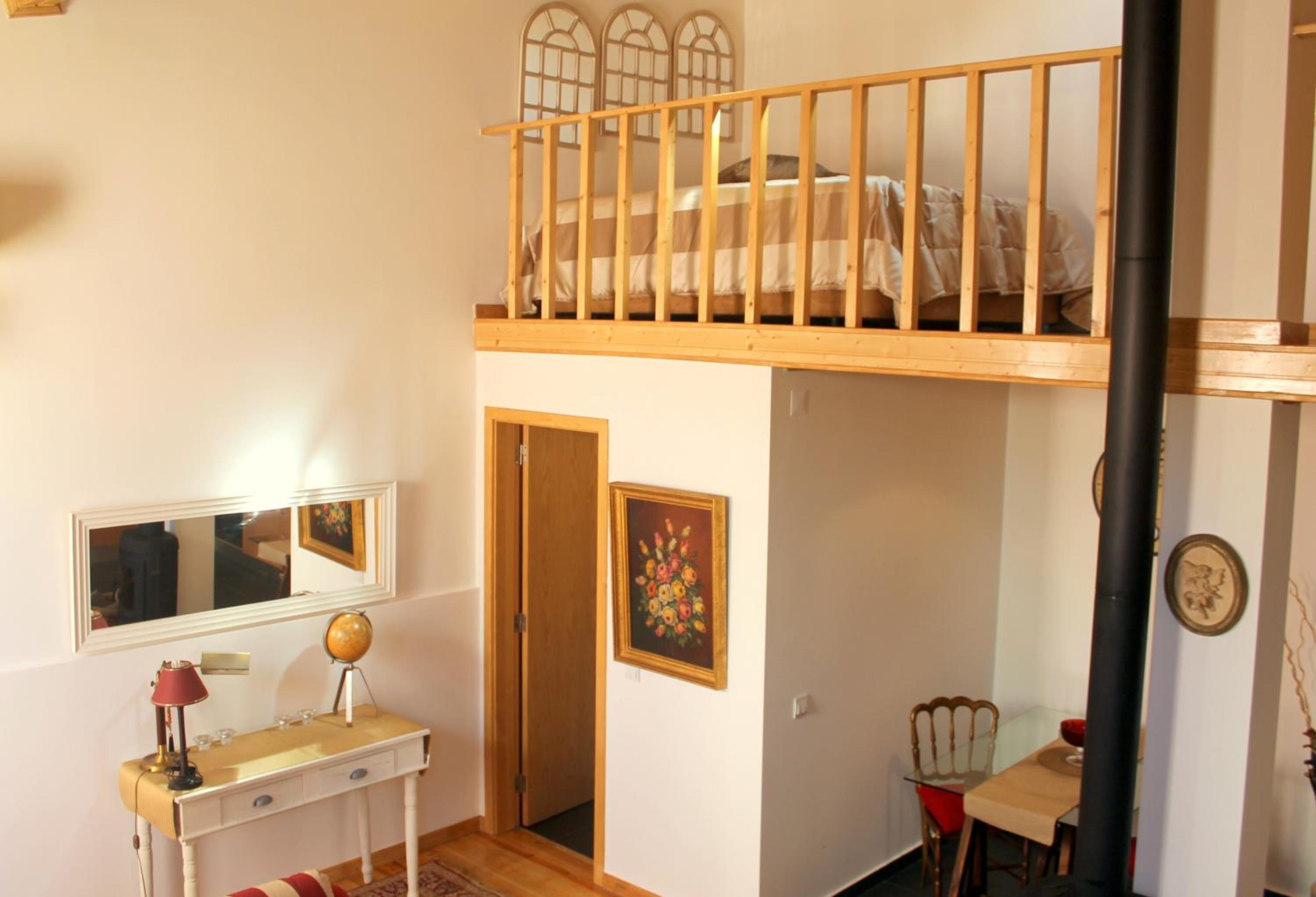Apartment - Split Level - Photo 16