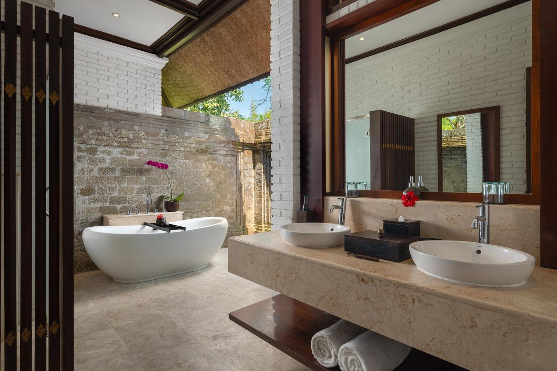 One-Bedroom Suite with Club Benefits - Photo 4