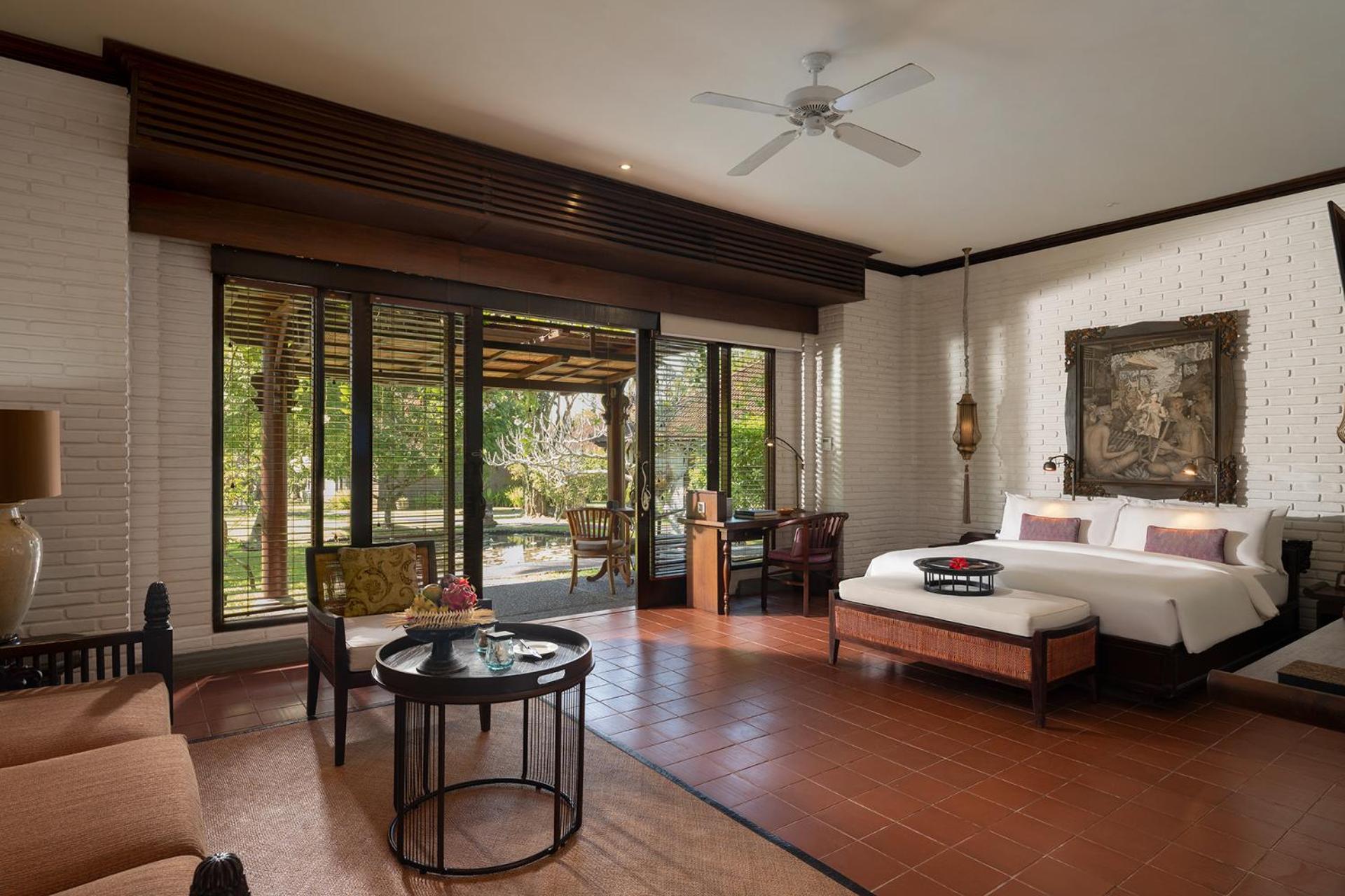 One-Bedroom Suite with Club Benefits - Photo 1