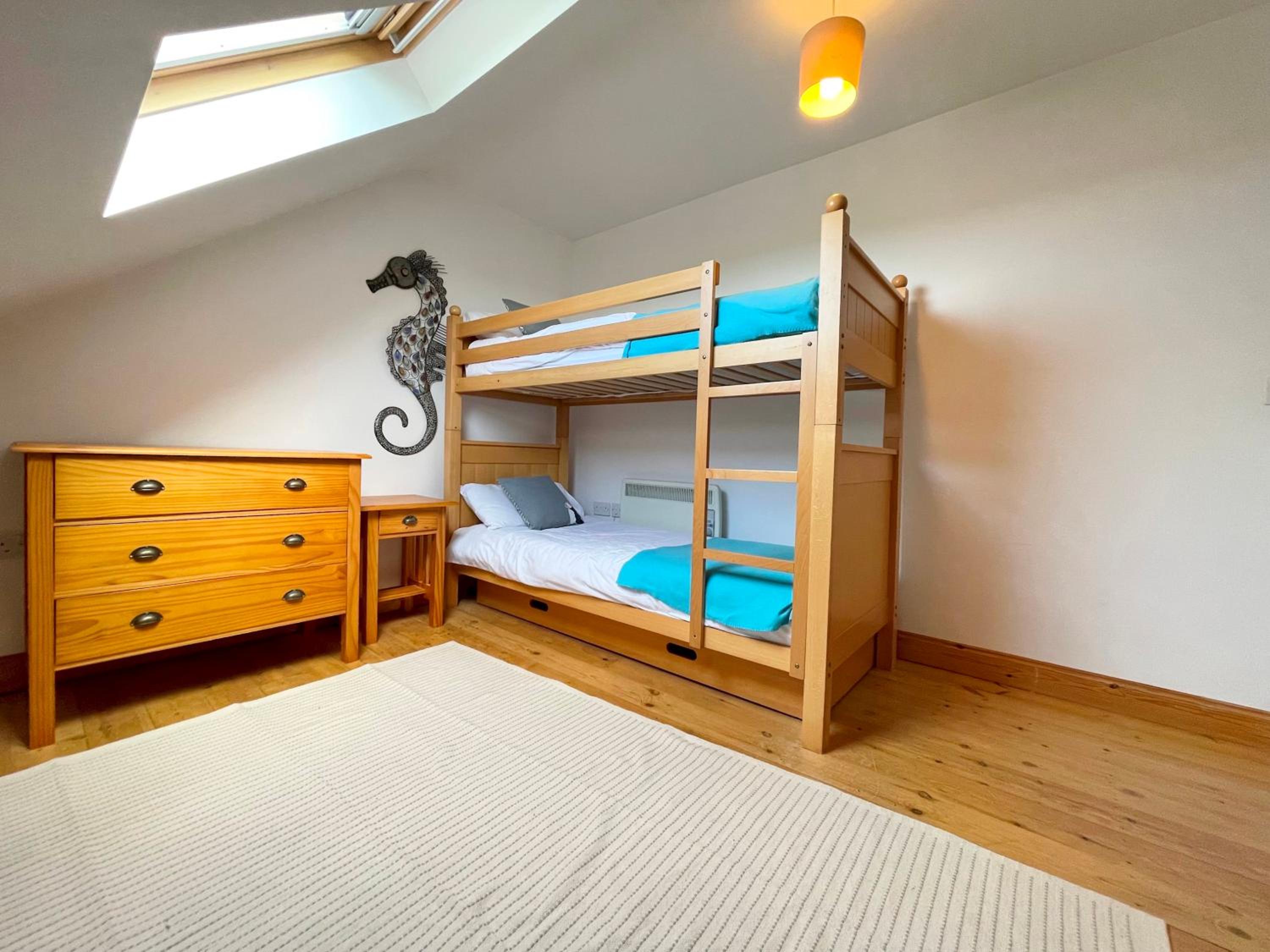 Three-Bedroom House photo 3