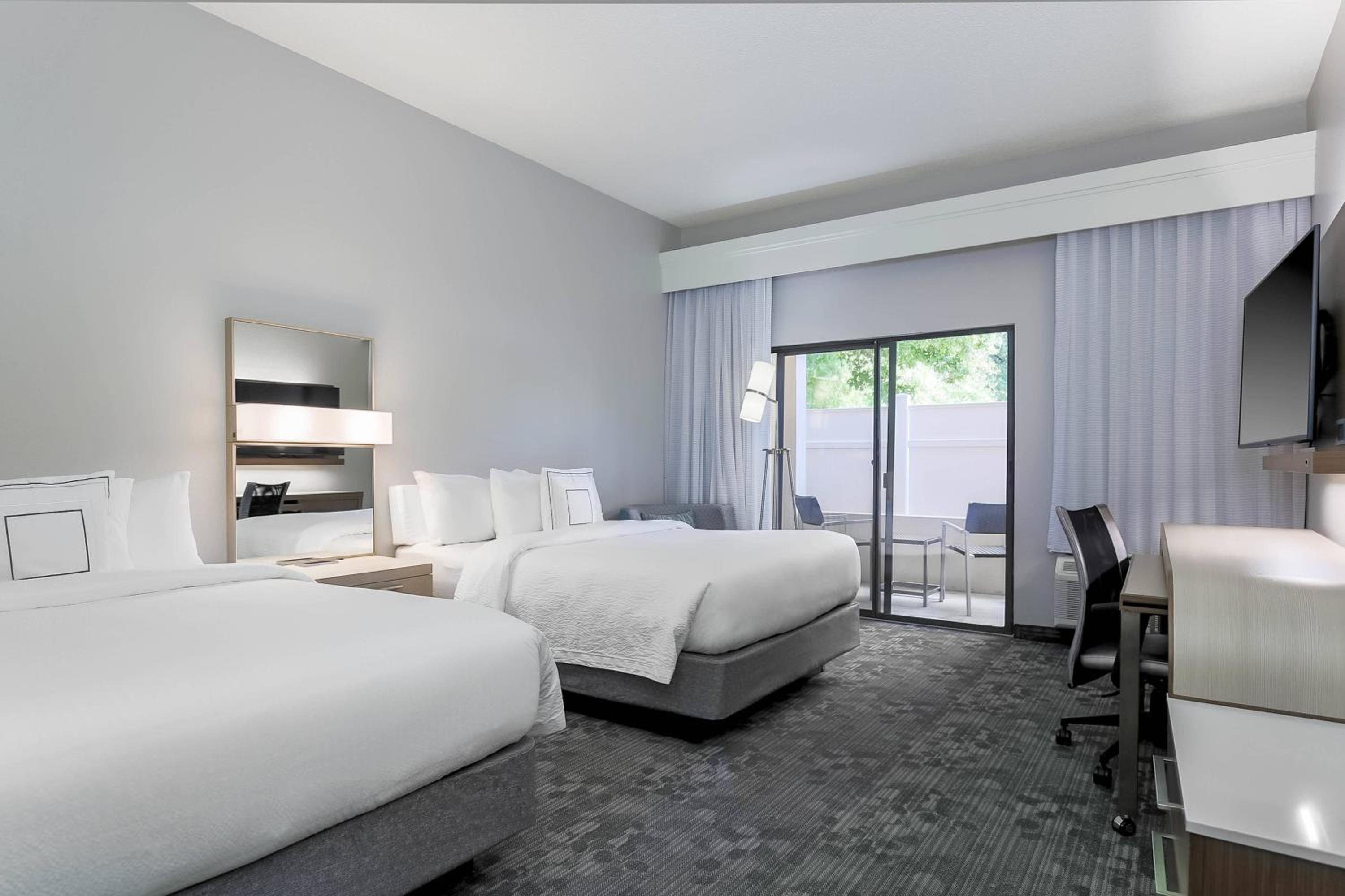 Queen Room with 2 Queen Beds - Photo 1