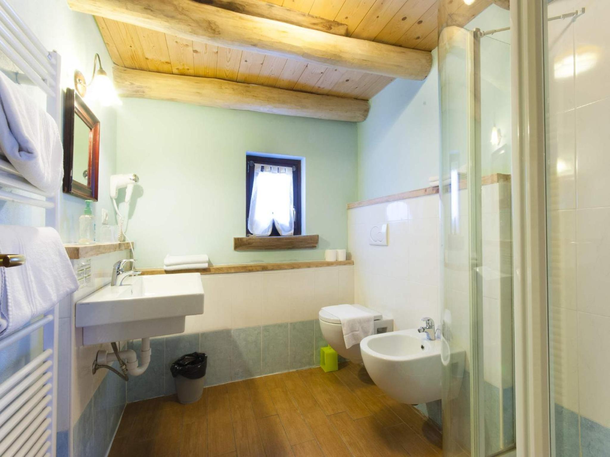 Quadruple Room - Photo 9
