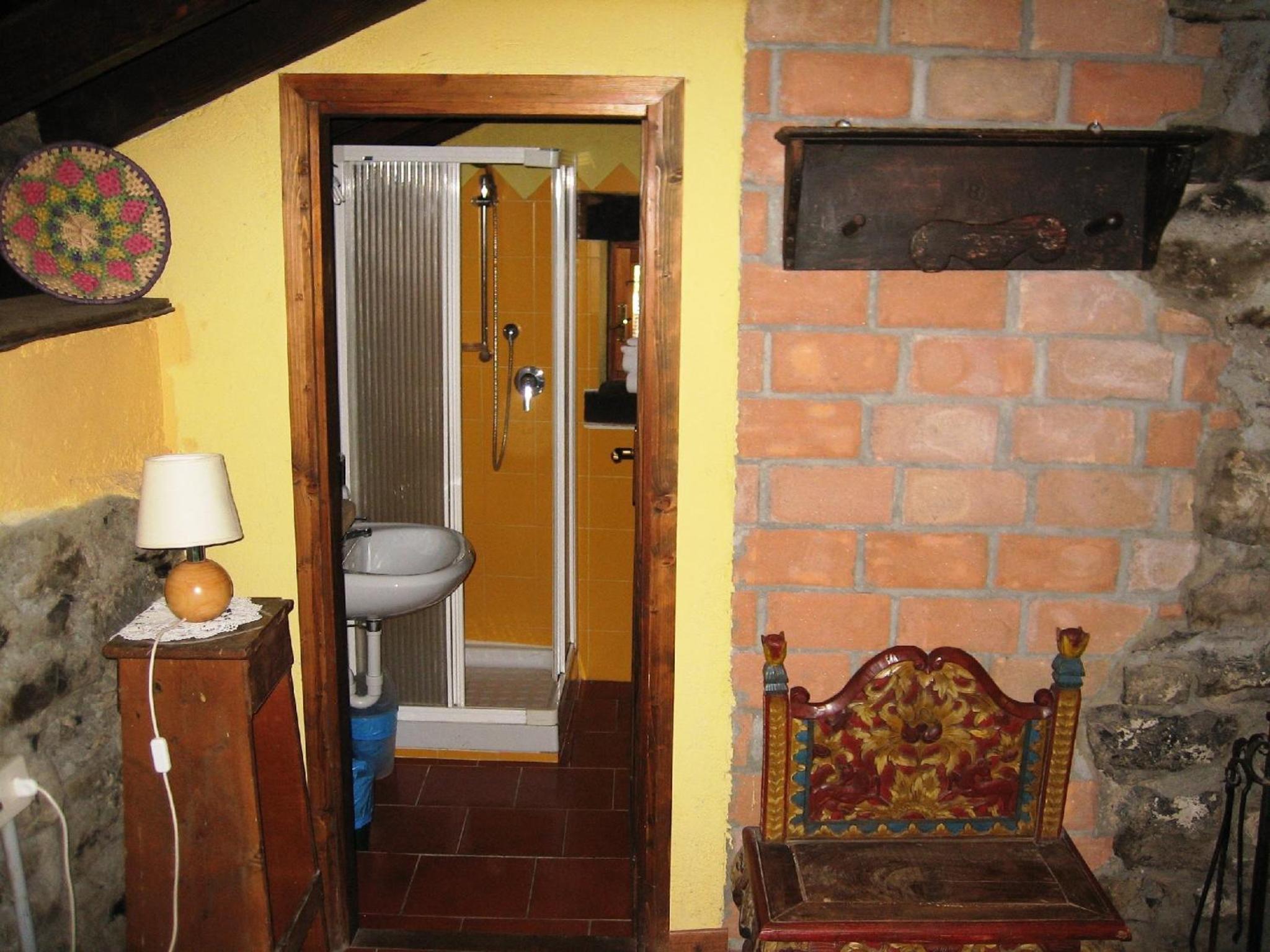 Standard Double Room - Photo 13
