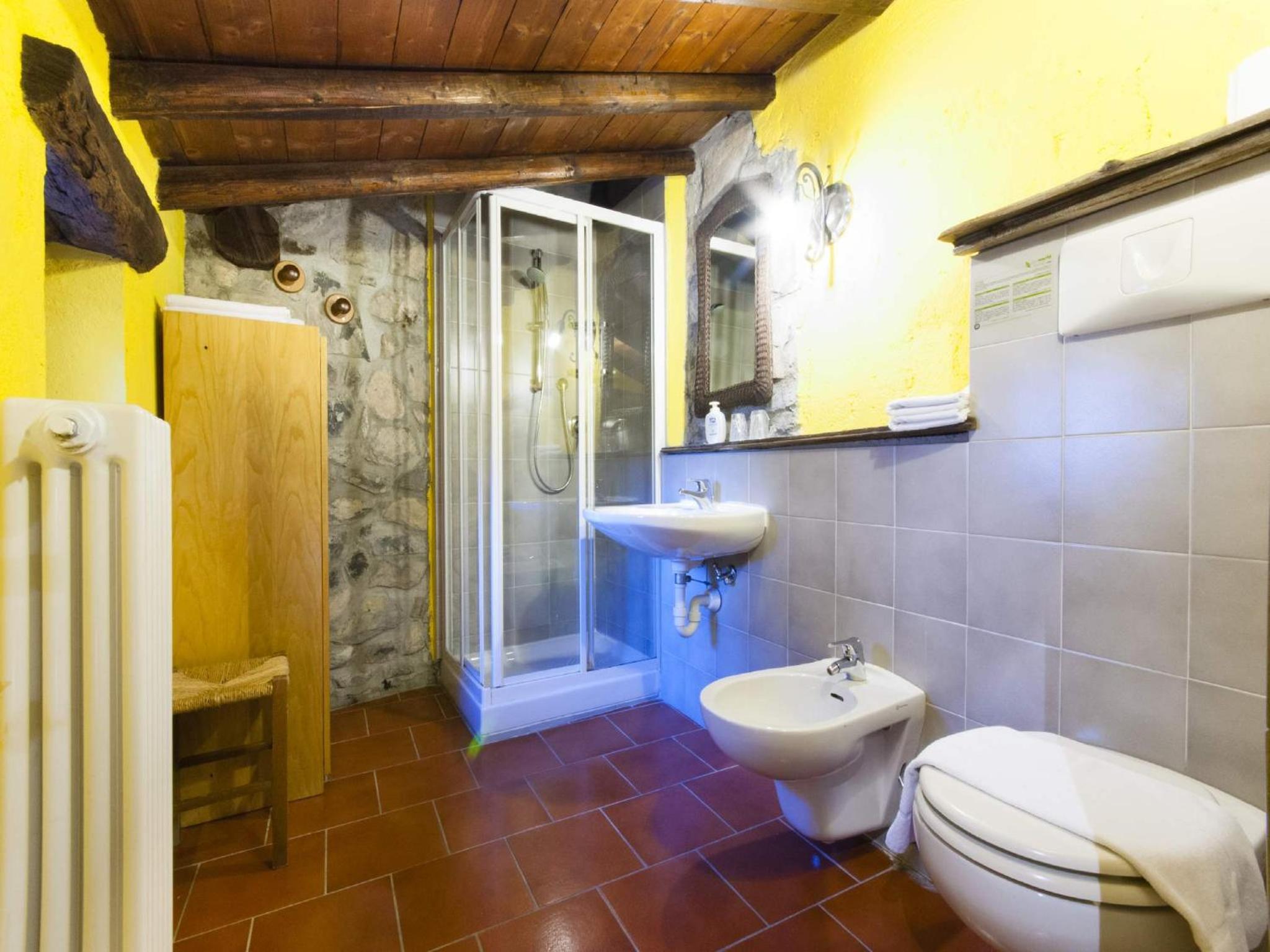 Standard Double Room - Photo 2
