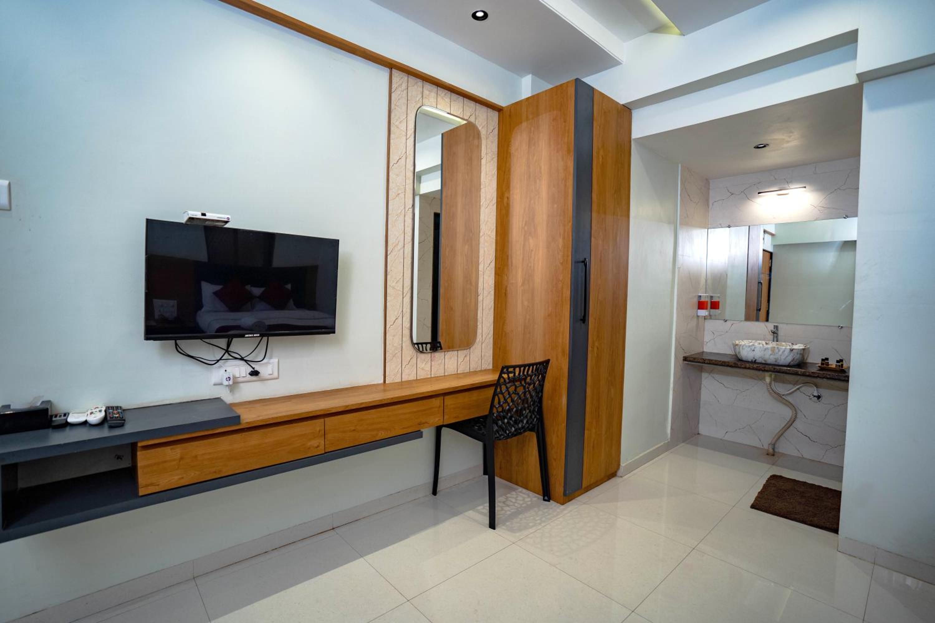 Deluxe Family Room - Photo 5
