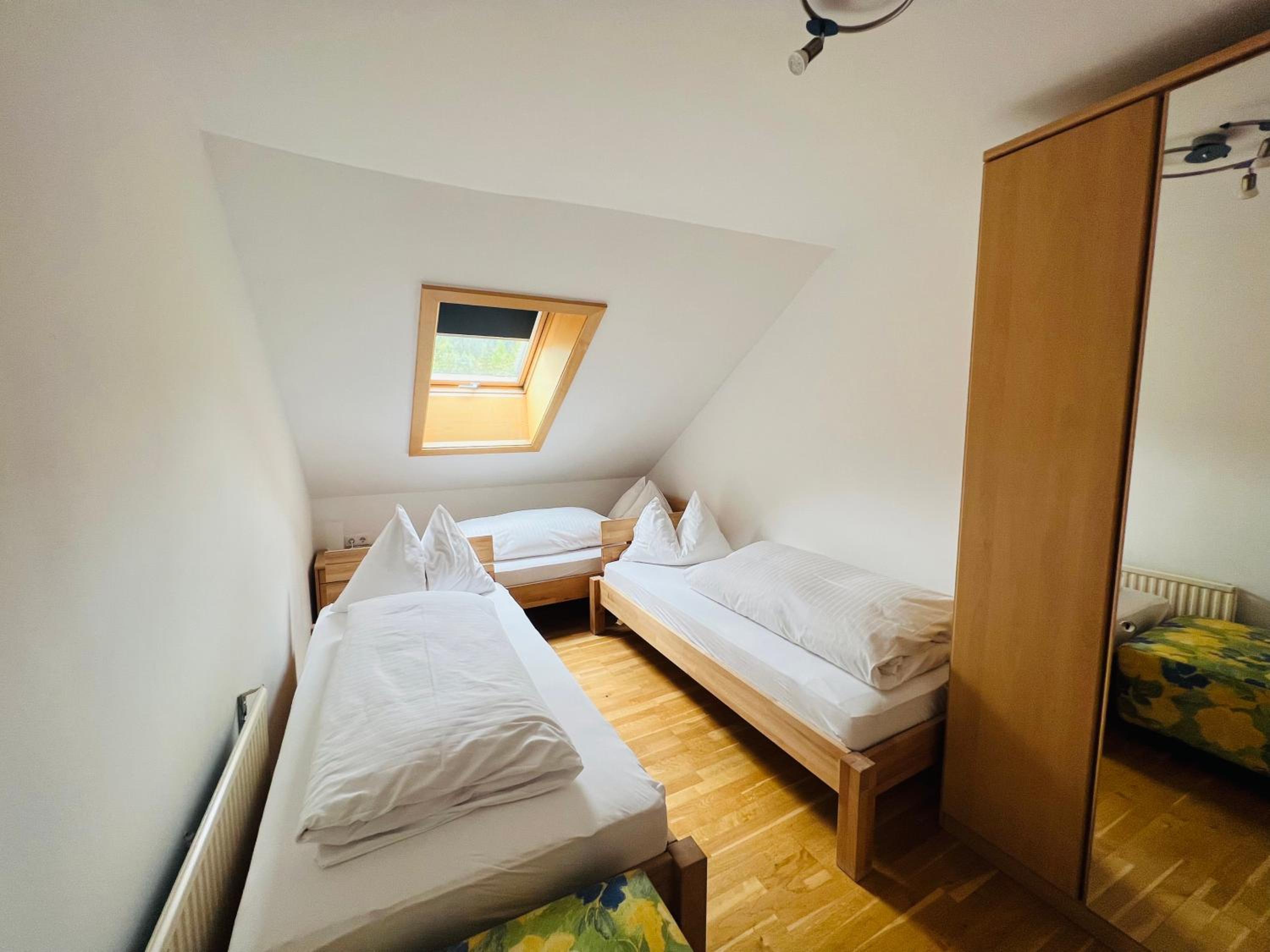 Two-Bedroom Apartment with Balcony photo 3