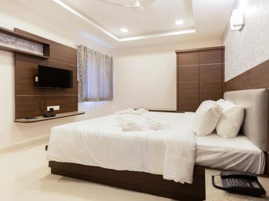 Executive Queen Room with Two Queen Beds photo 2
