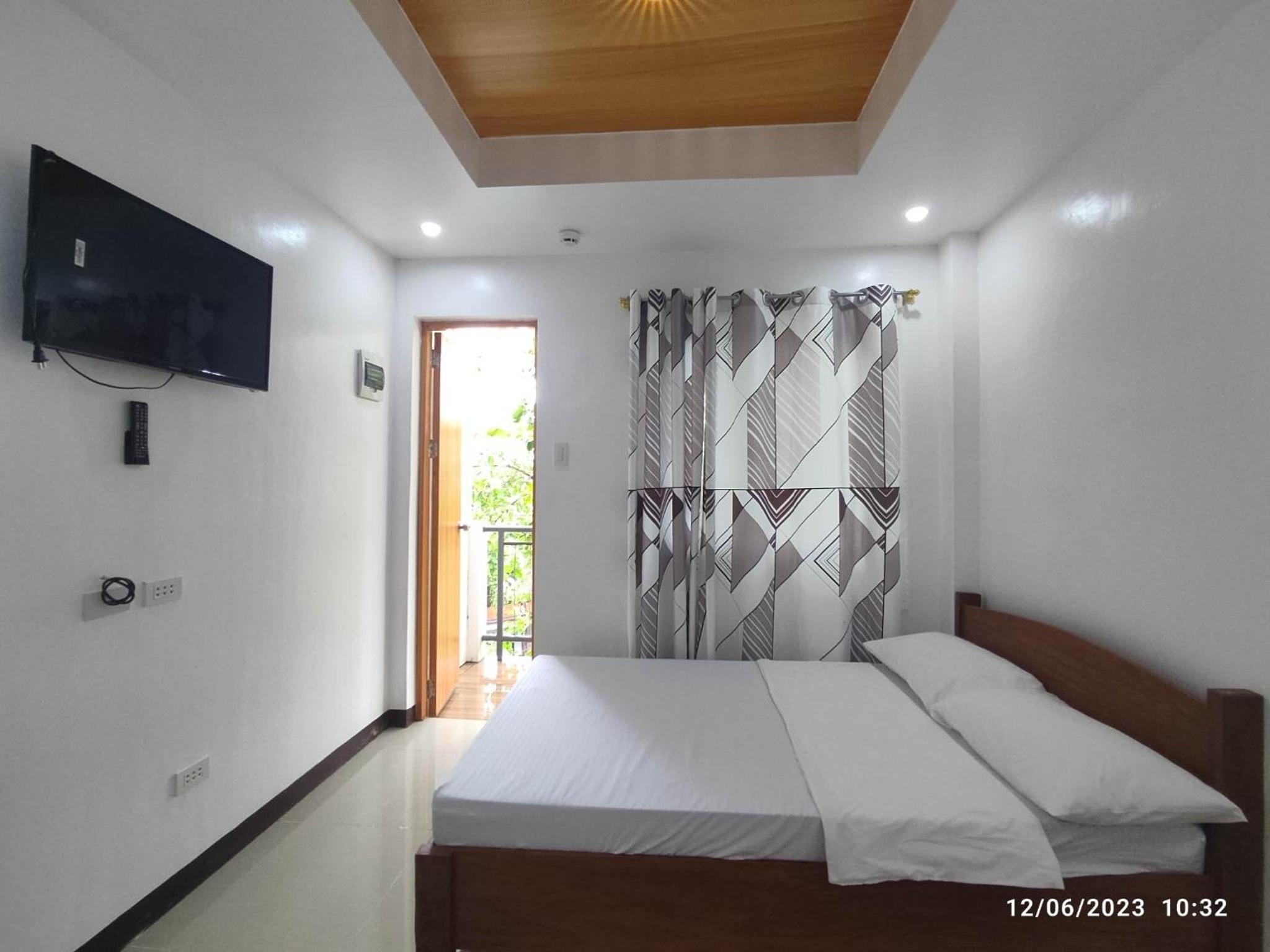 Standard Double Room - Photo 2