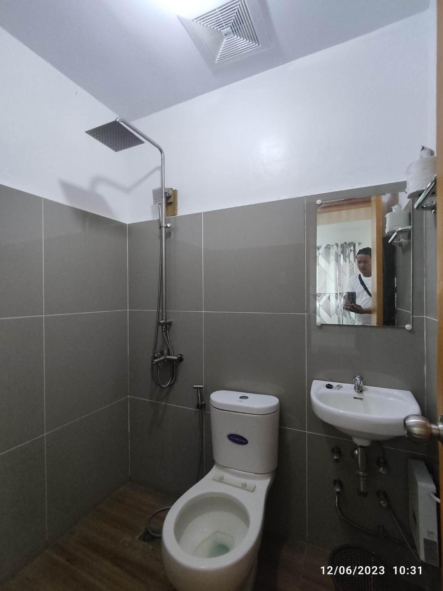Standard Double Room - Photo 3