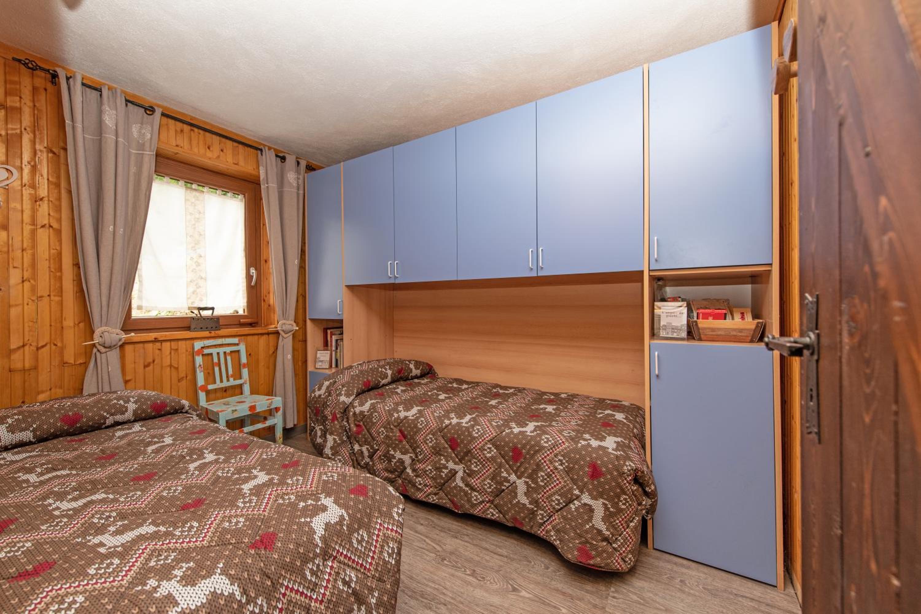 Three-Bedroom House photo 2