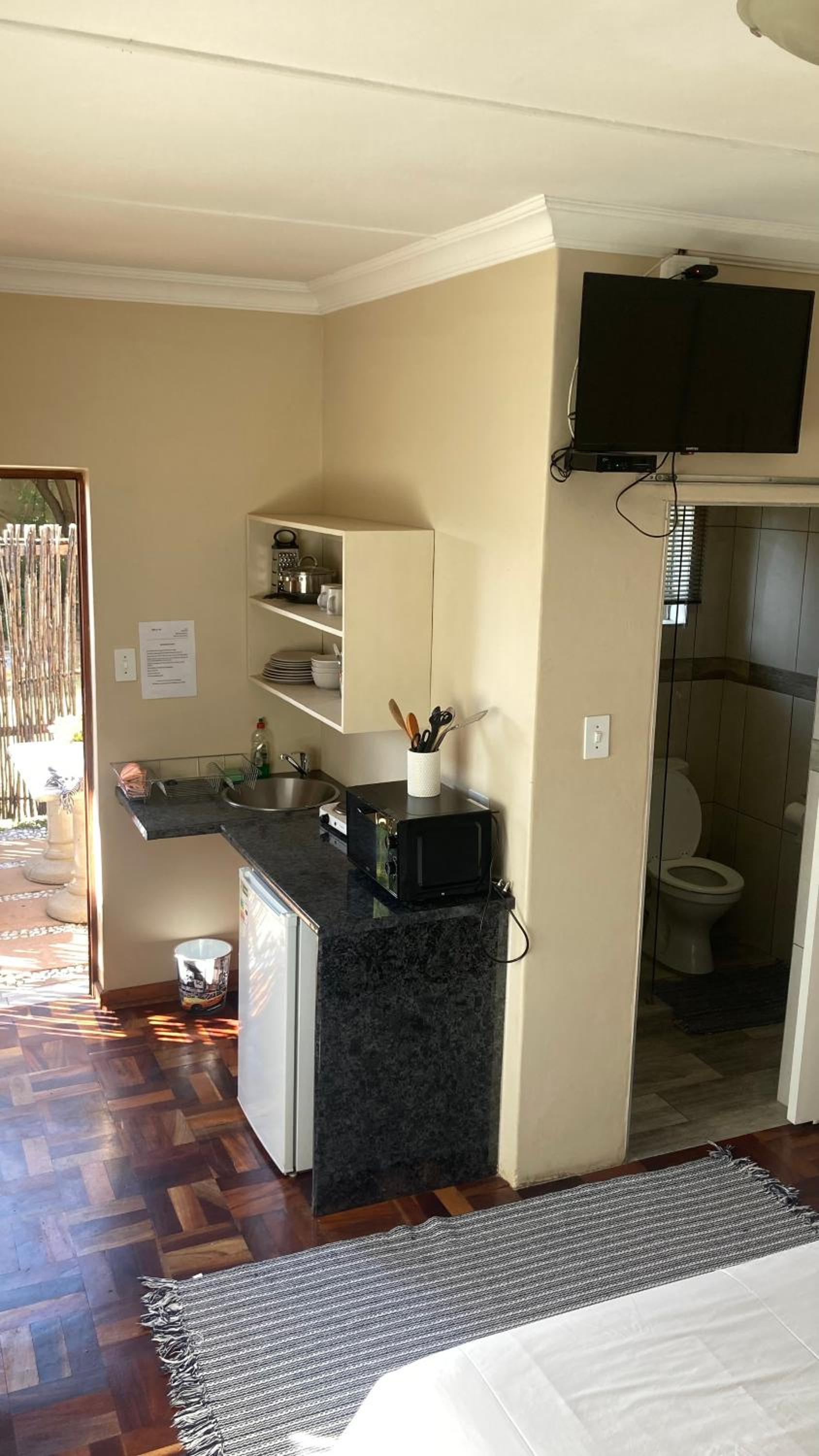 Double Room - Photo 7