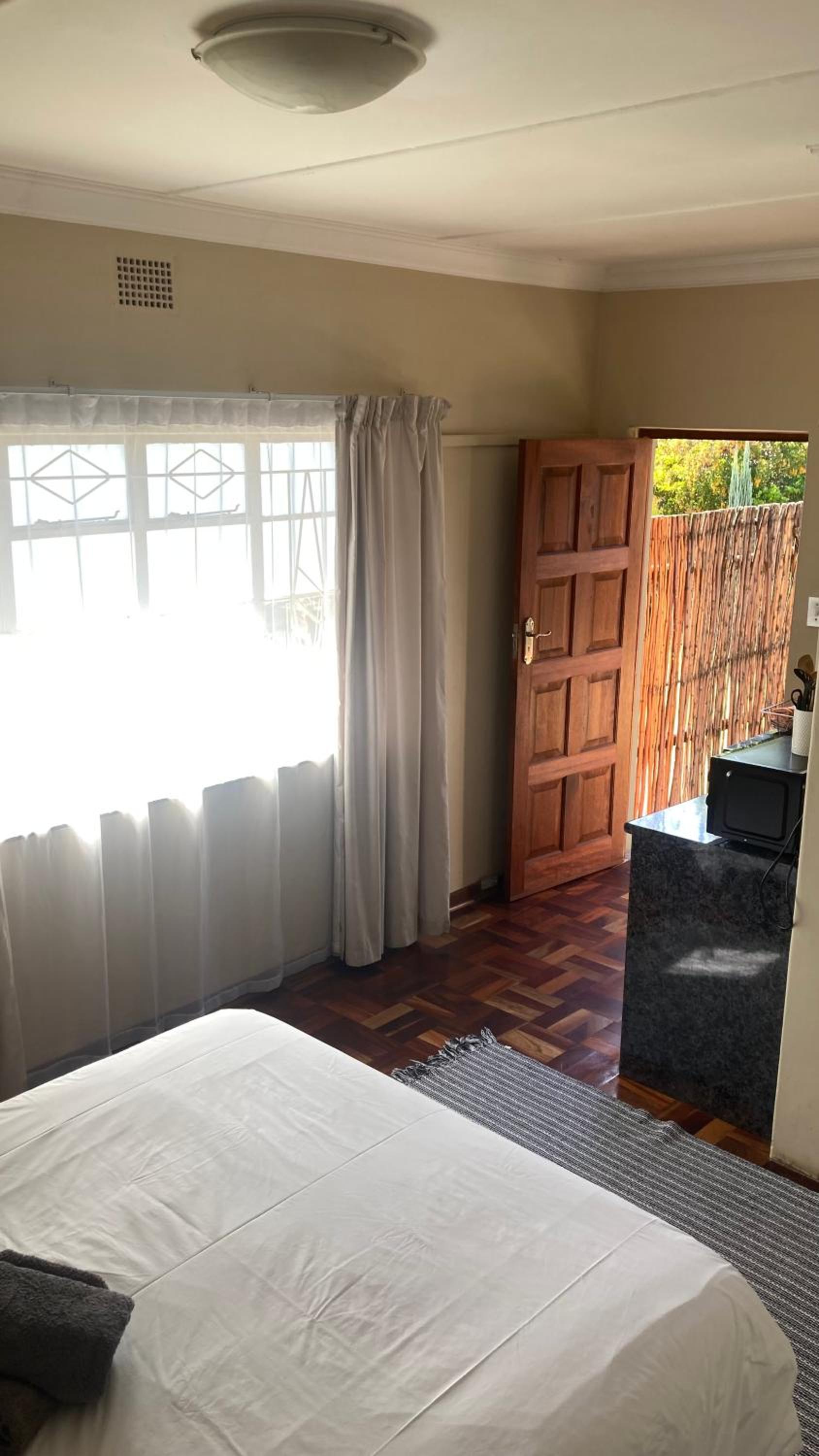 Double Room - Photo 11