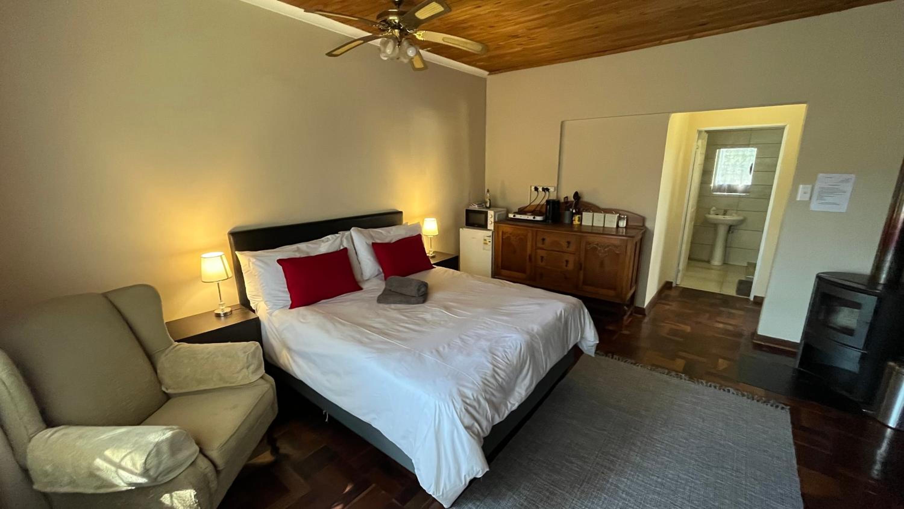 Double Room - Photo 12