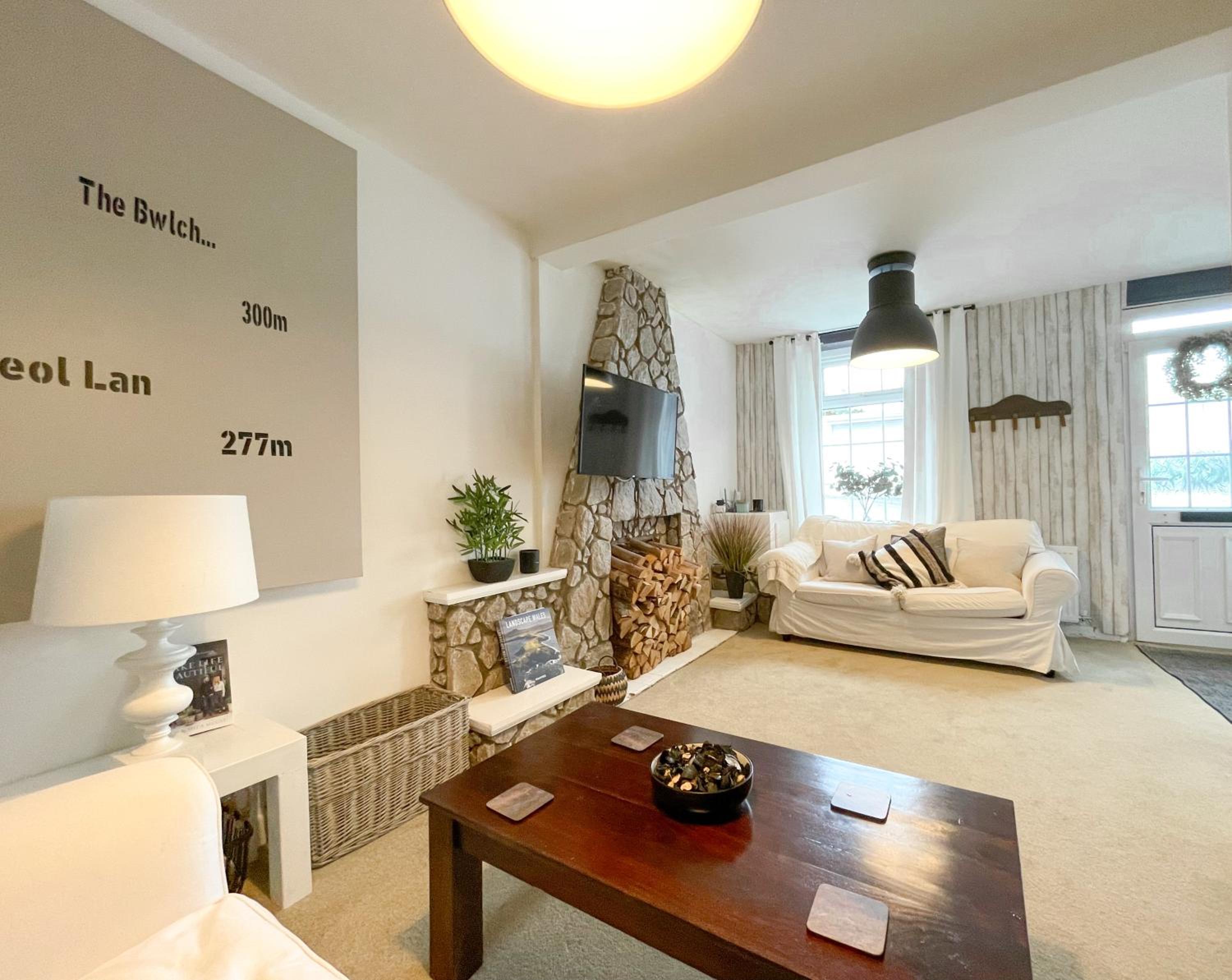 Three-Bedroom House photo 1
