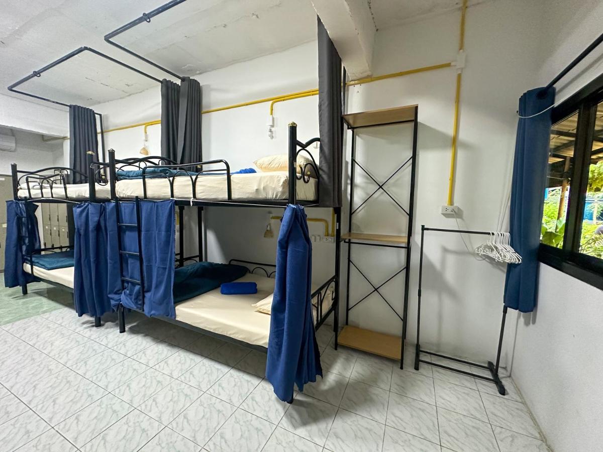 Bed in 10-Bed Mixed Dormitory Room photo 3